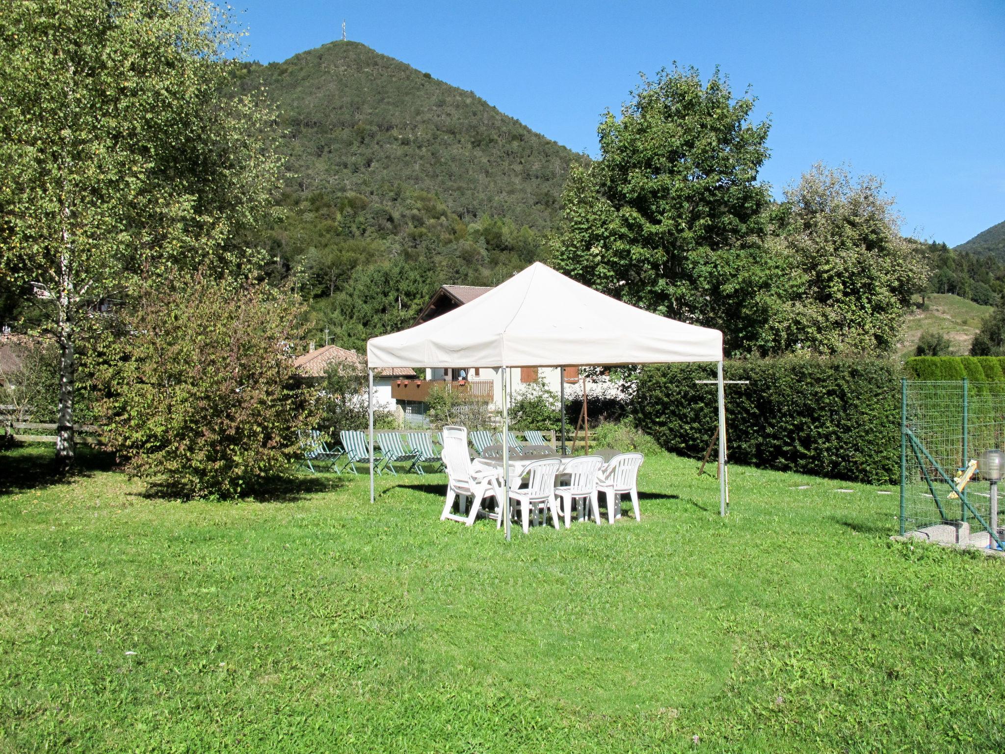 Photo 23 - 1 bedroom Apartment in Ledro with swimming pool and mountain view