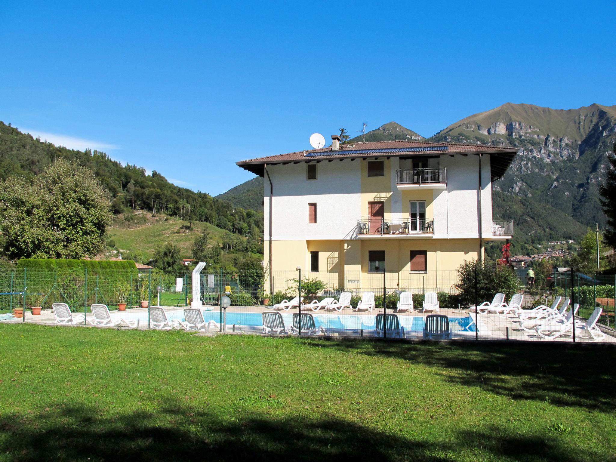 Foto 3 - Apartamento de 1 habitación en Ledro con piscina y vistas a la montaña