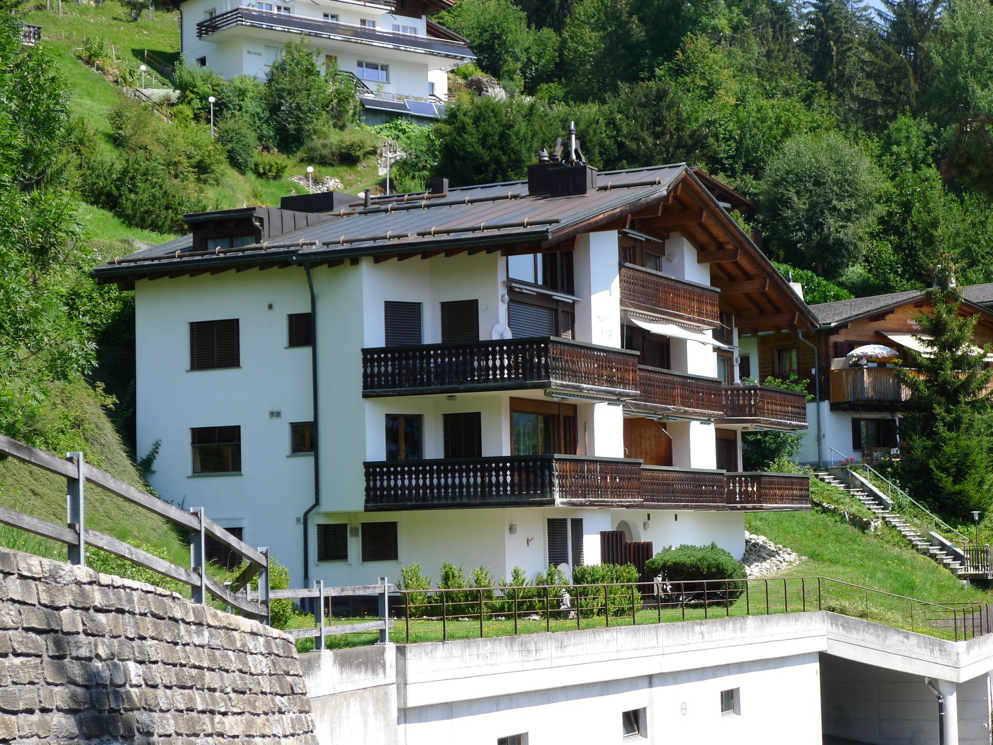 Foto 1 - Appartamento con 1 camera da letto a Laax con vista sulle montagne