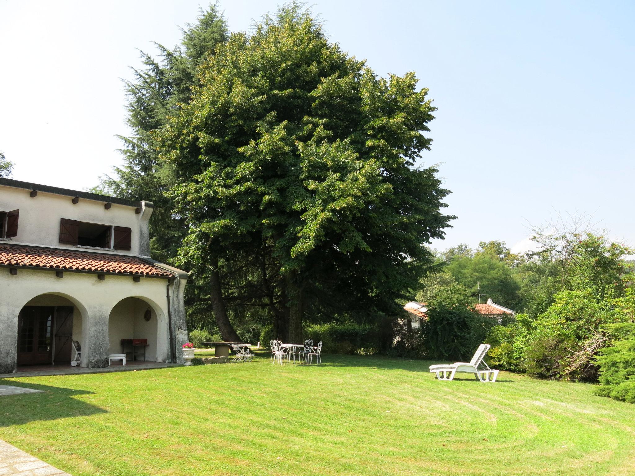 Photo 23 - Maison de 5 chambres à Zubiena avec jardin et vues sur la montagne