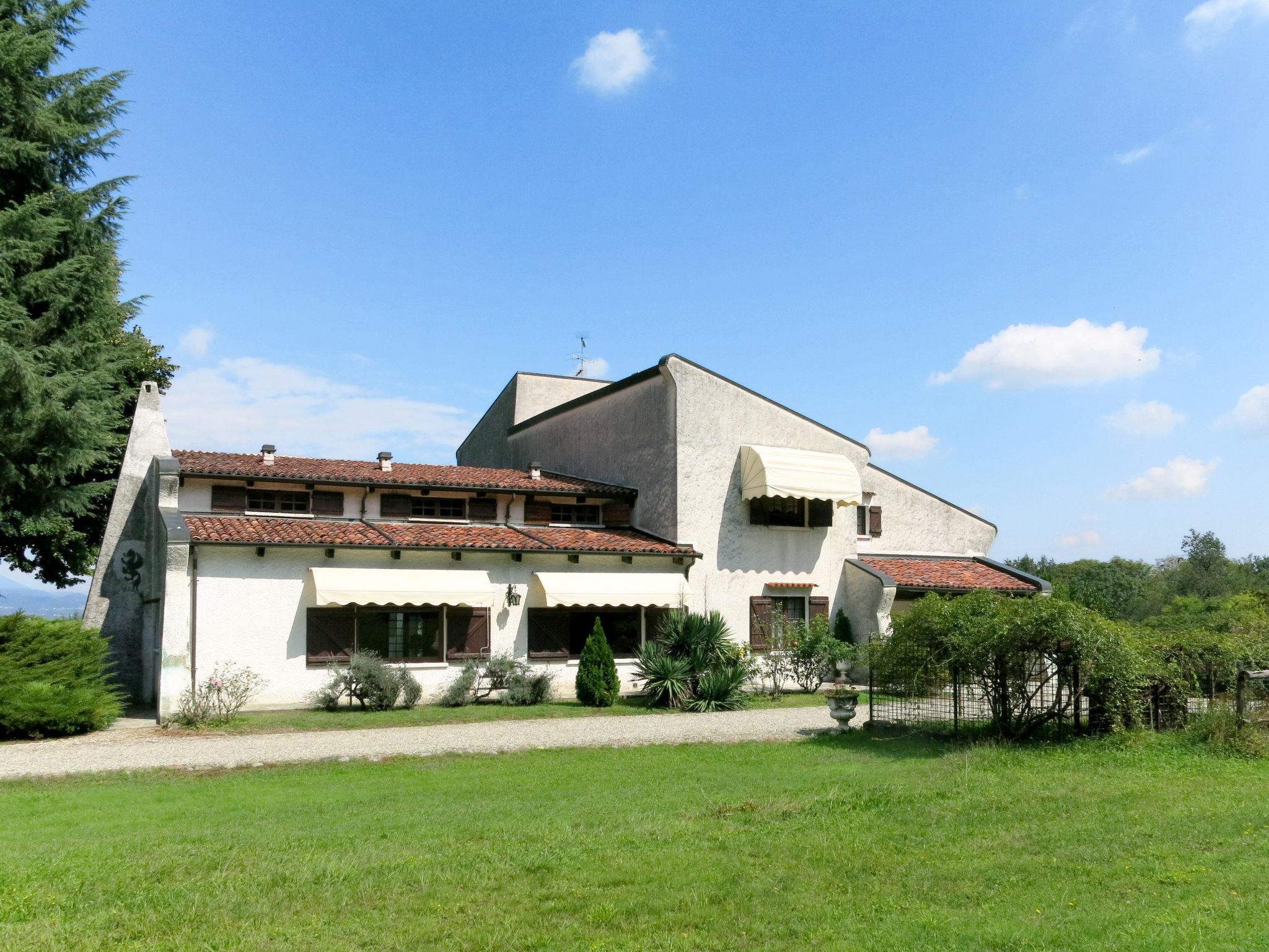 Foto 2 - Casa con 5 camere da letto a Zubiena con giardino e terrazza