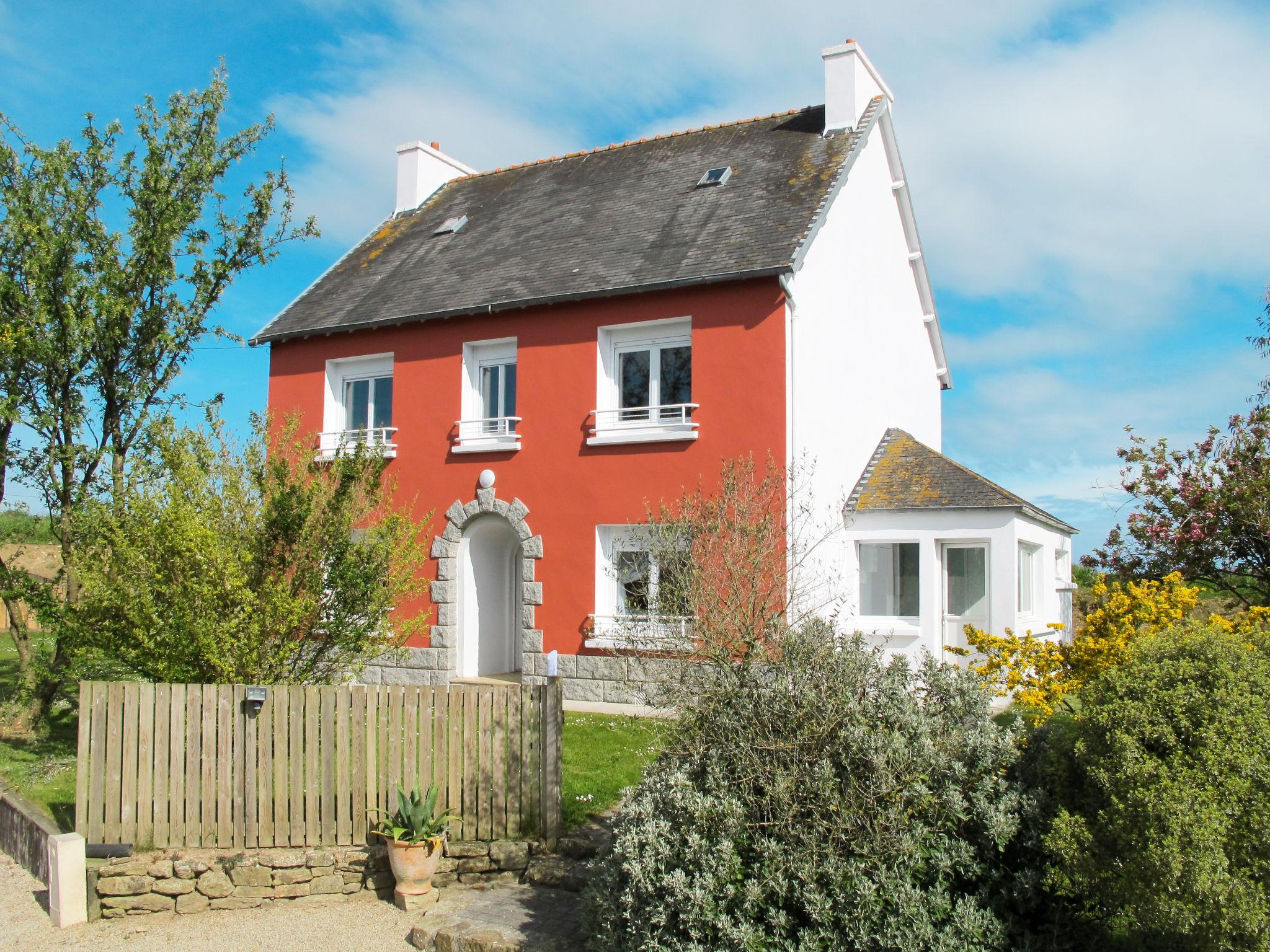 Foto 1 - Haus mit 4 Schlafzimmern in Plounévez-Lochrist mit garten und blick aufs meer