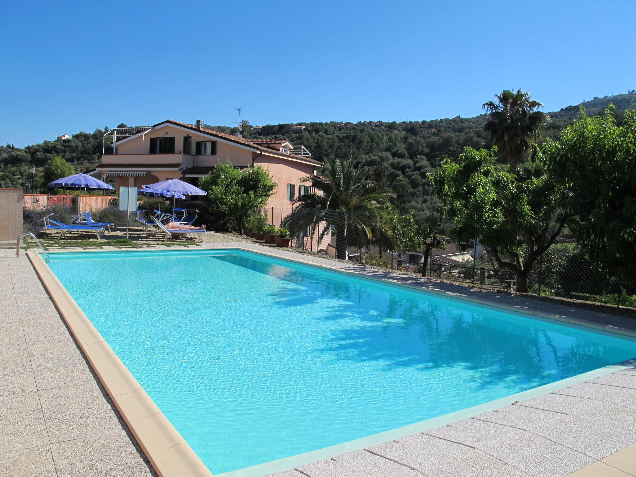 Foto 11 - Apartamento de 1 habitación en Diano Castello con piscina y vistas al mar