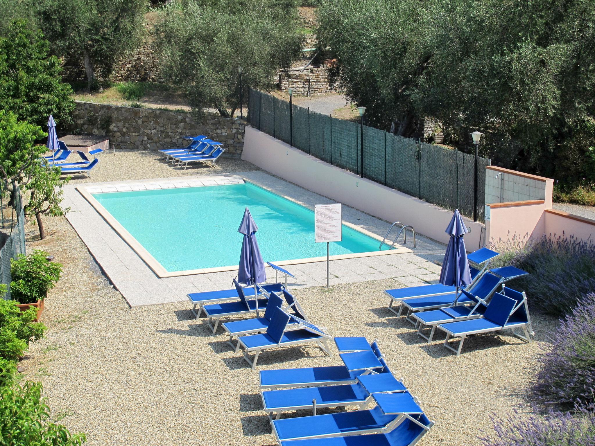 Photo 1 - Appartement de 2 chambres à Diano Castello avec piscine et vues à la mer