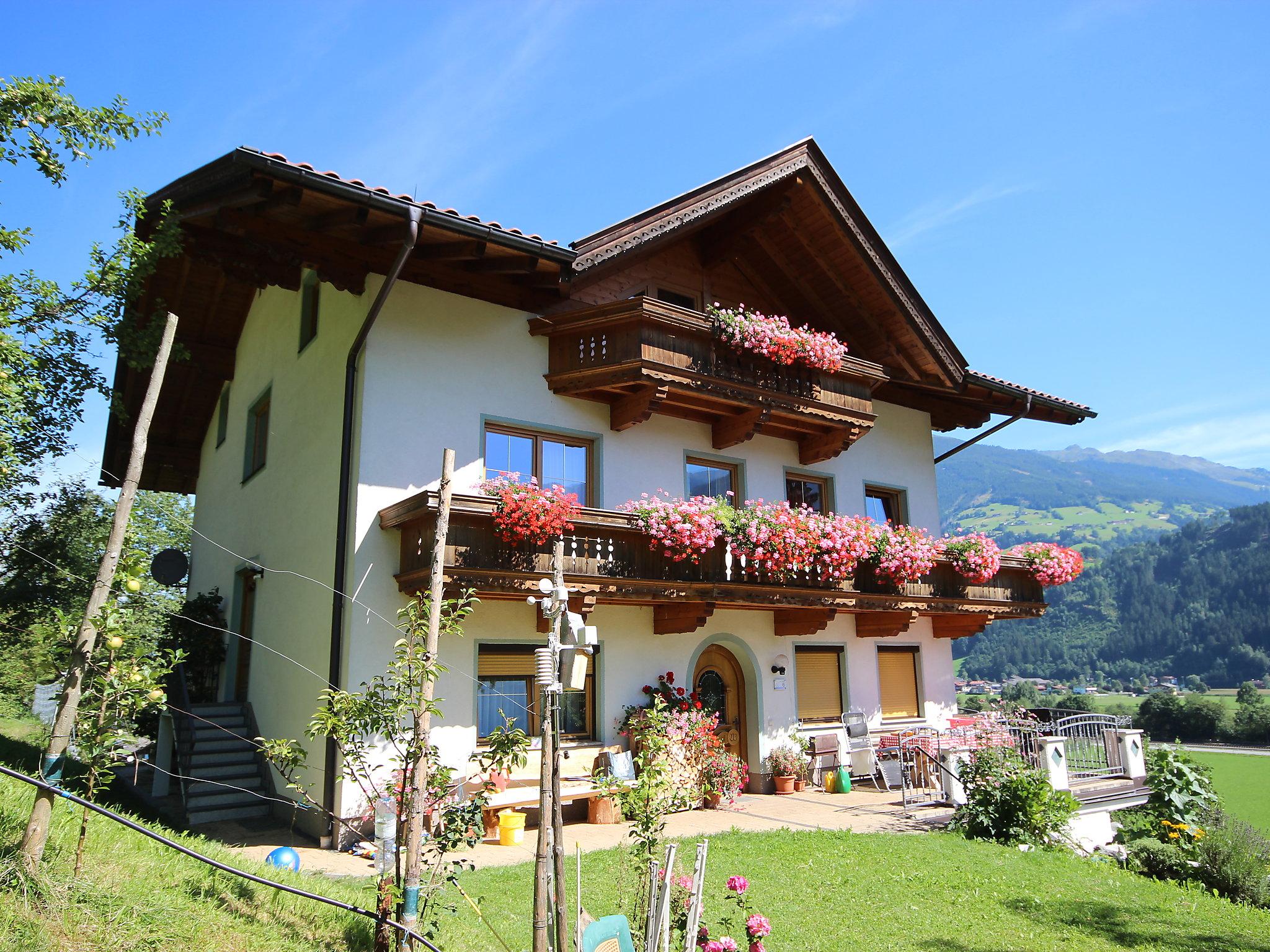 Foto 1 - Appartamento con 2 camere da letto a Kaltenbach con giardino e vista sulle montagne