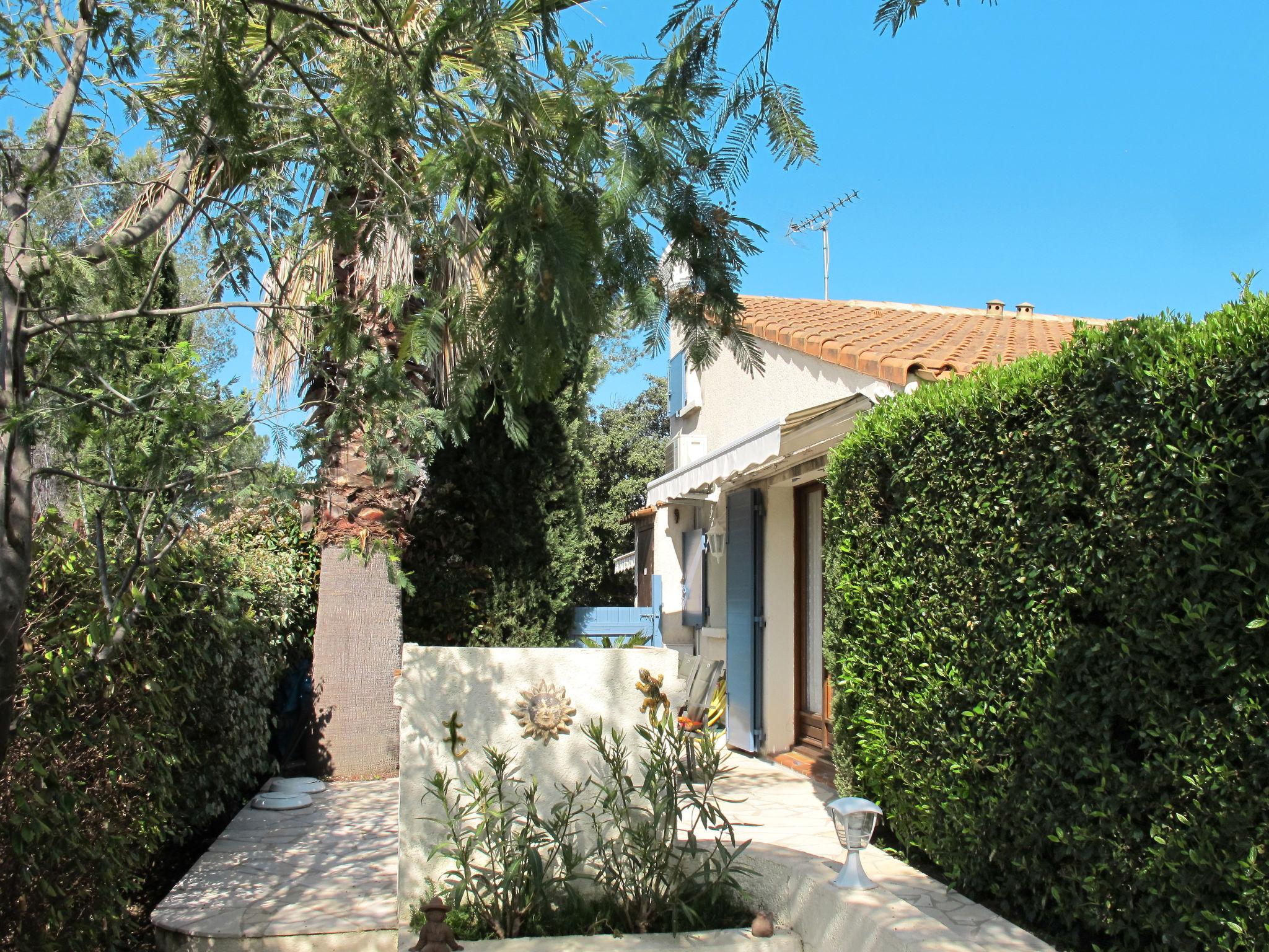 Photo 19 - 2 bedroom House in La Motte with swimming pool and garden