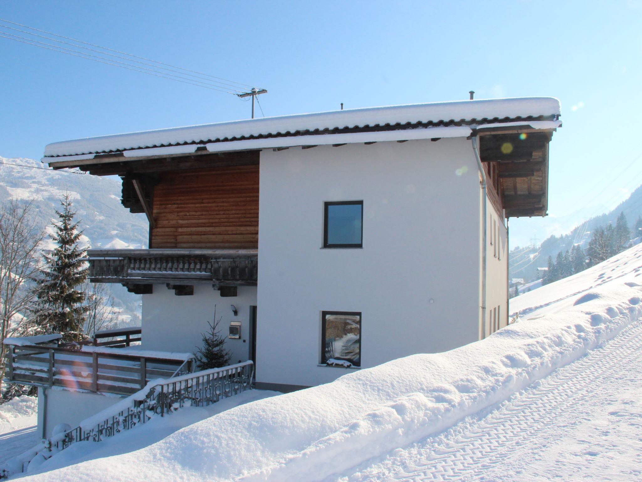 Foto 21 - Apartamento de 3 quartos em Aschau im Zillertal com vista para a montanha