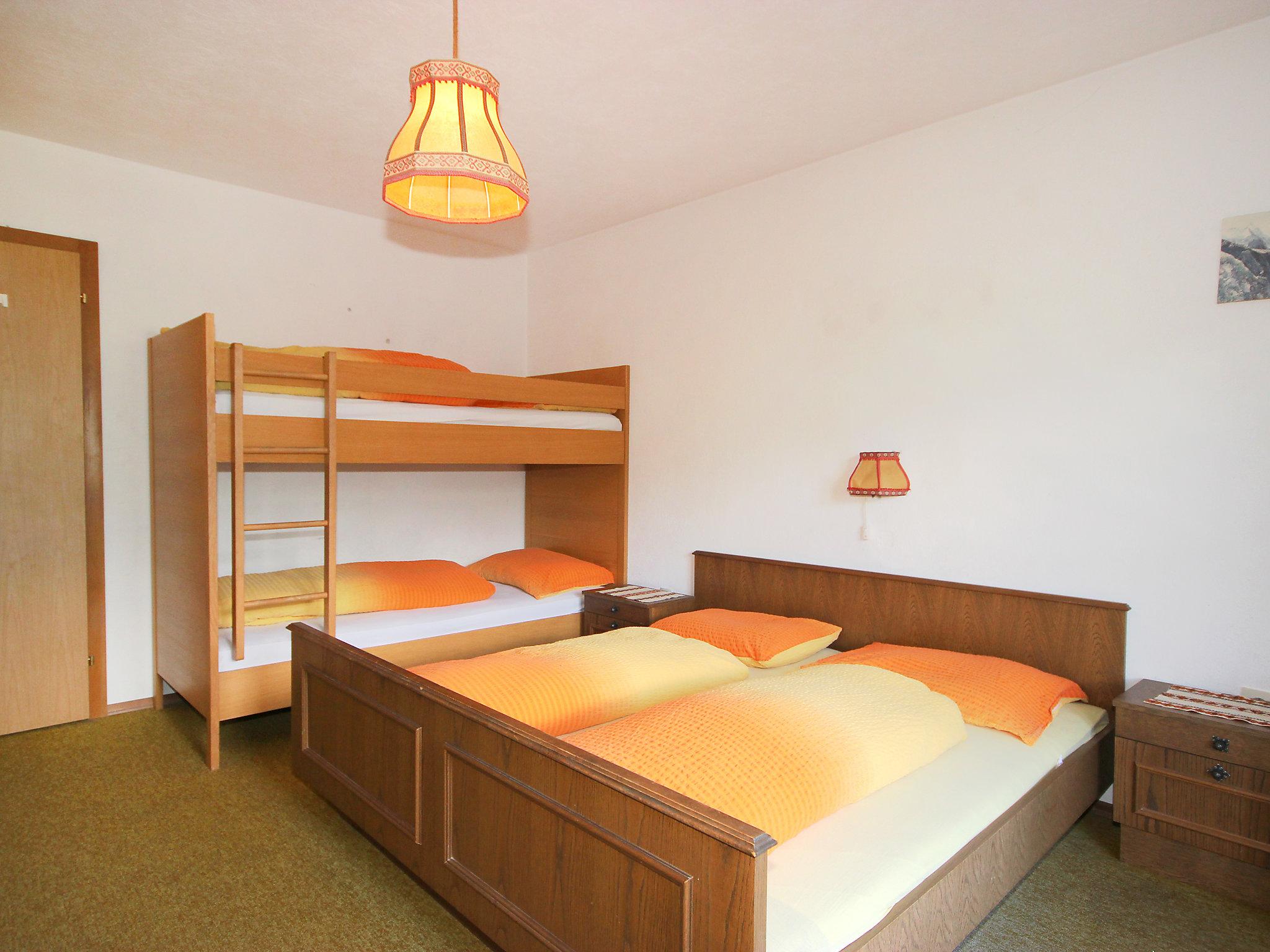 Foto 15 - Apartment mit 3 Schlafzimmern in Aschau im Zillertal mit blick auf die berge