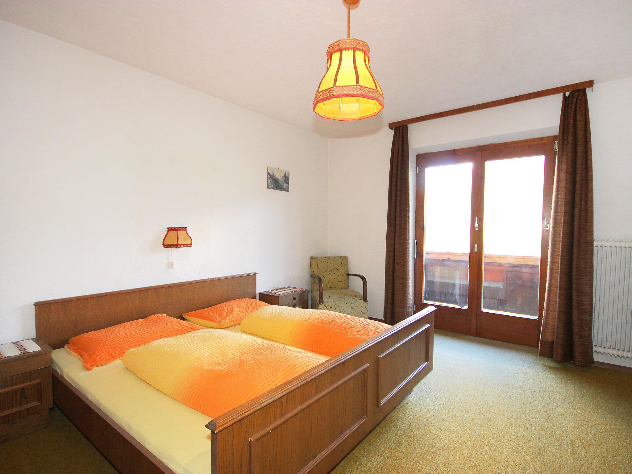 Foto 6 - Appartamento con 3 camere da letto a Aschau im Zillertal con vista sulle montagne