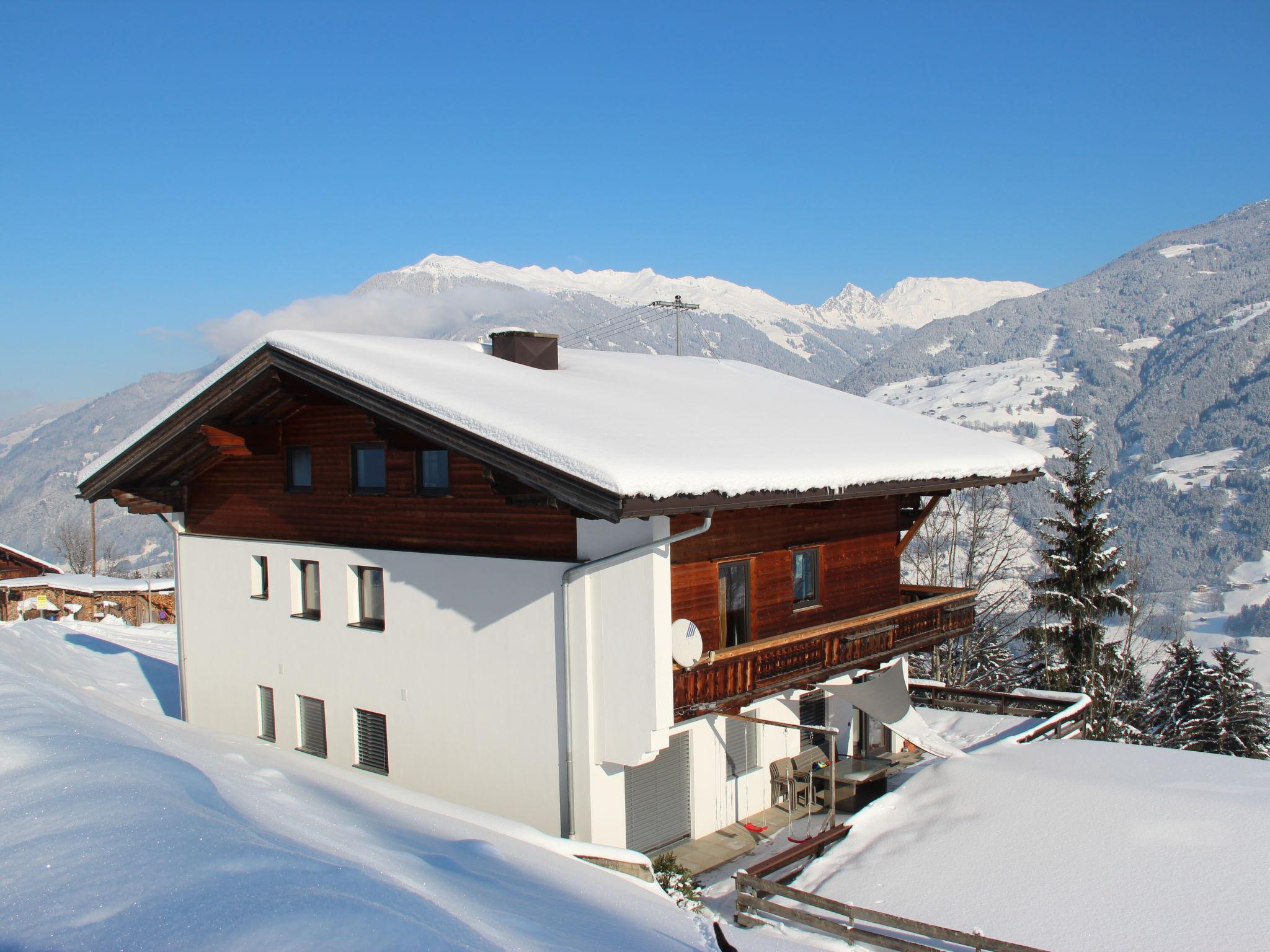 Foto 20 - Apartment mit 3 Schlafzimmern in Aschau im Zillertal mit blick auf die berge