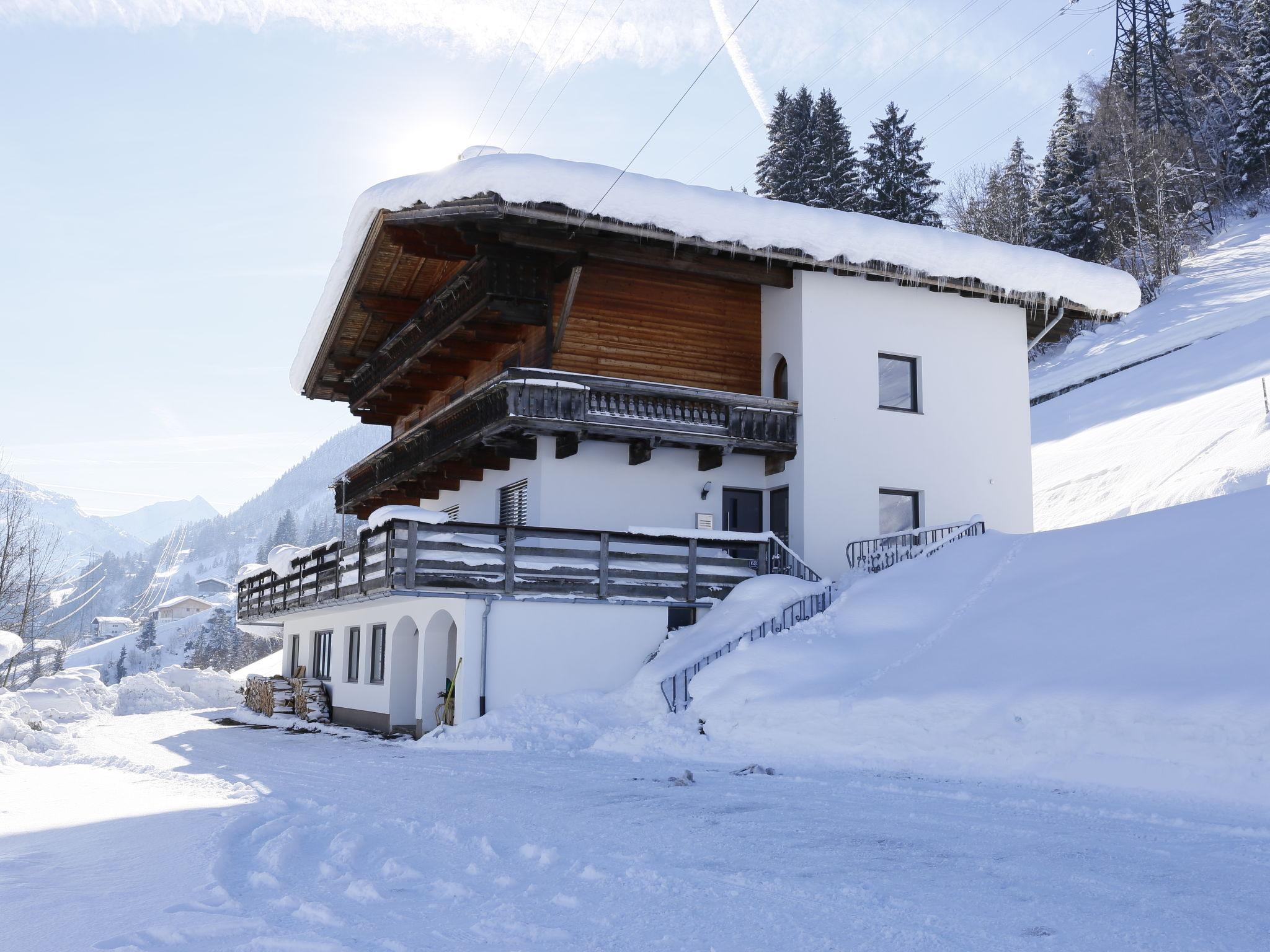 Foto 27 - Apartamento de 3 quartos em Aschau im Zillertal com vista para a montanha