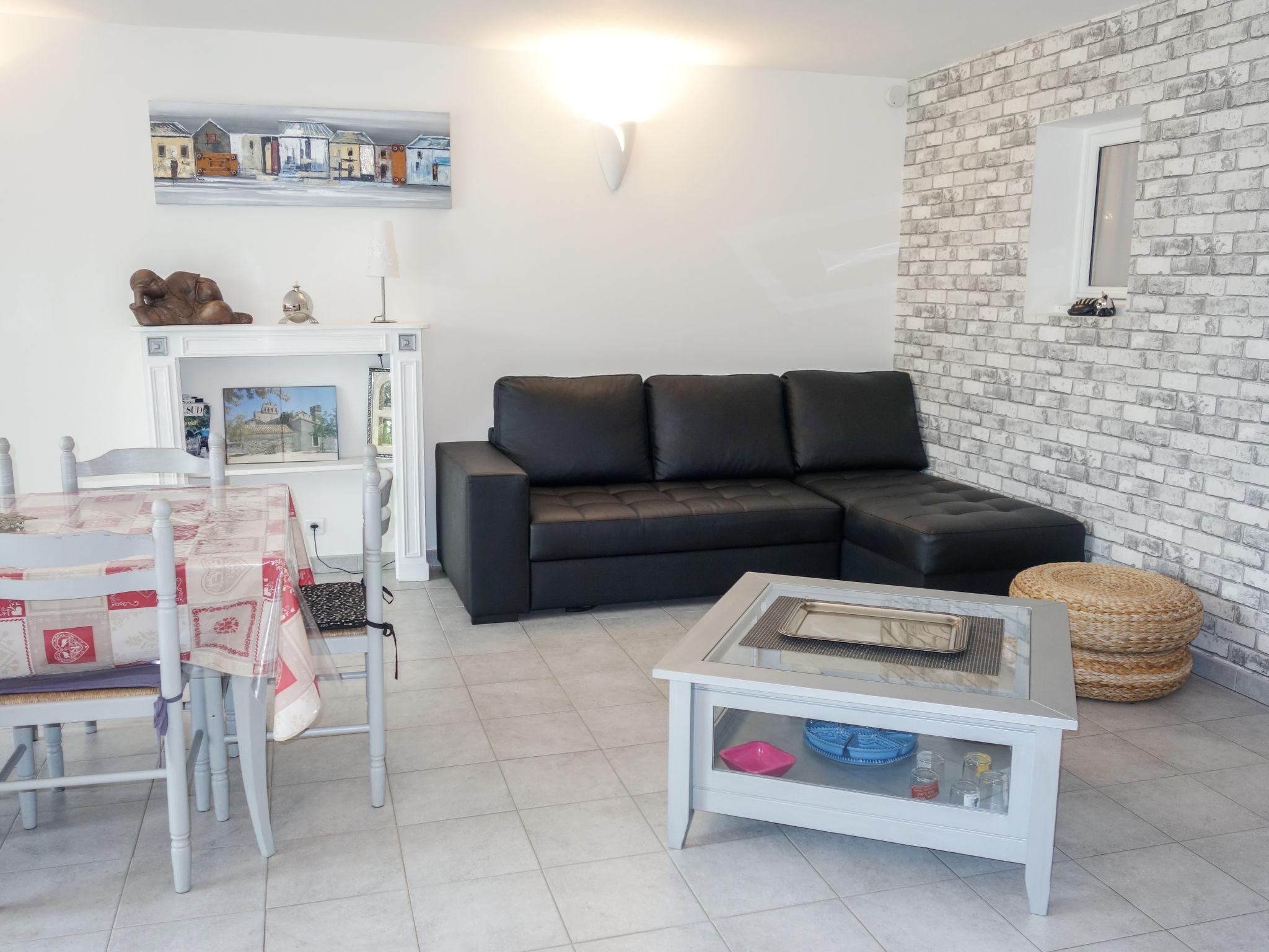 Photo 11 - 2 bedroom Apartment in Le Castellet with private pool and sea view