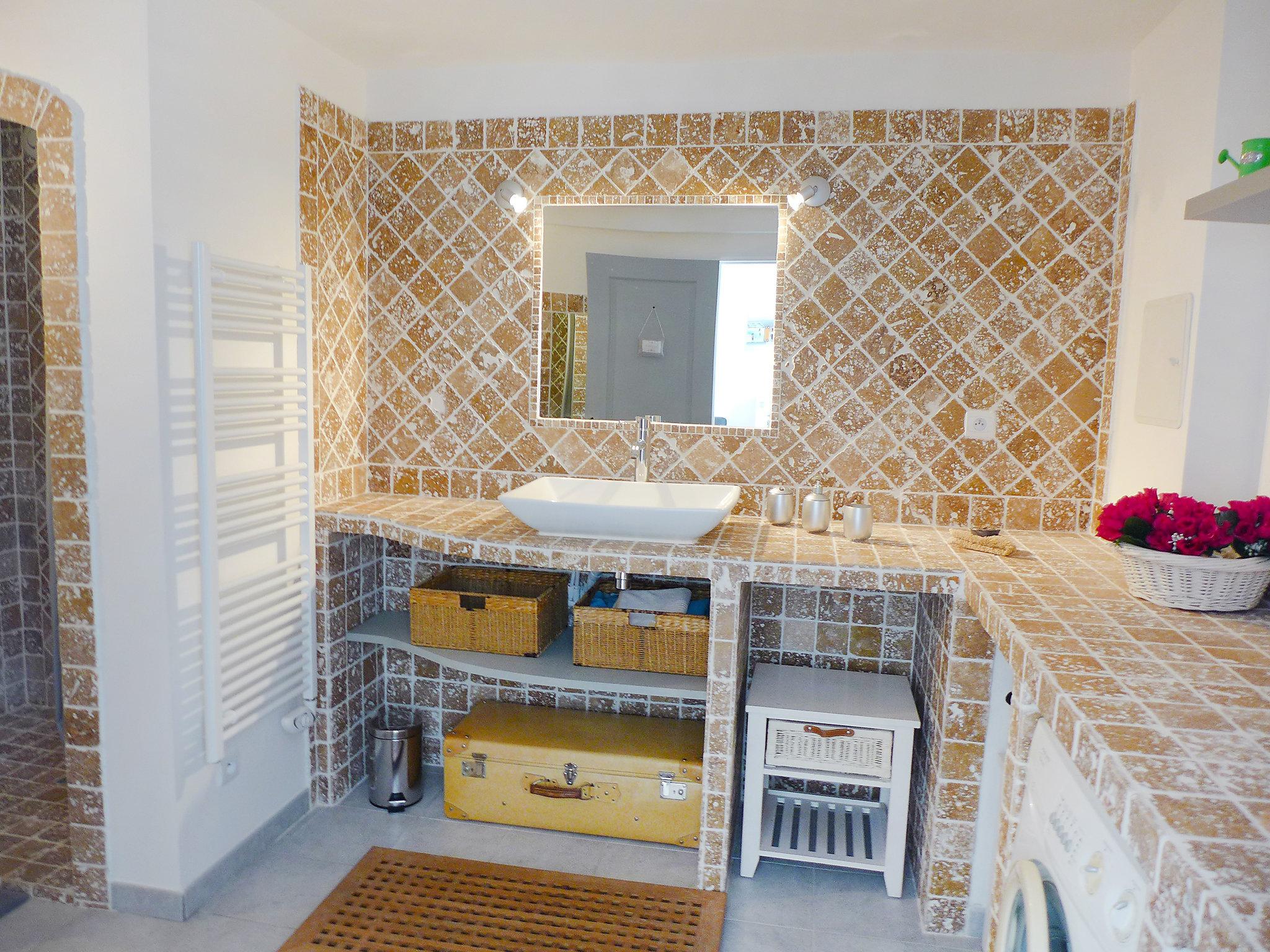 Foto 17 - Apartamento de 2 habitaciones en Le Castellet con piscina privada y vistas al mar