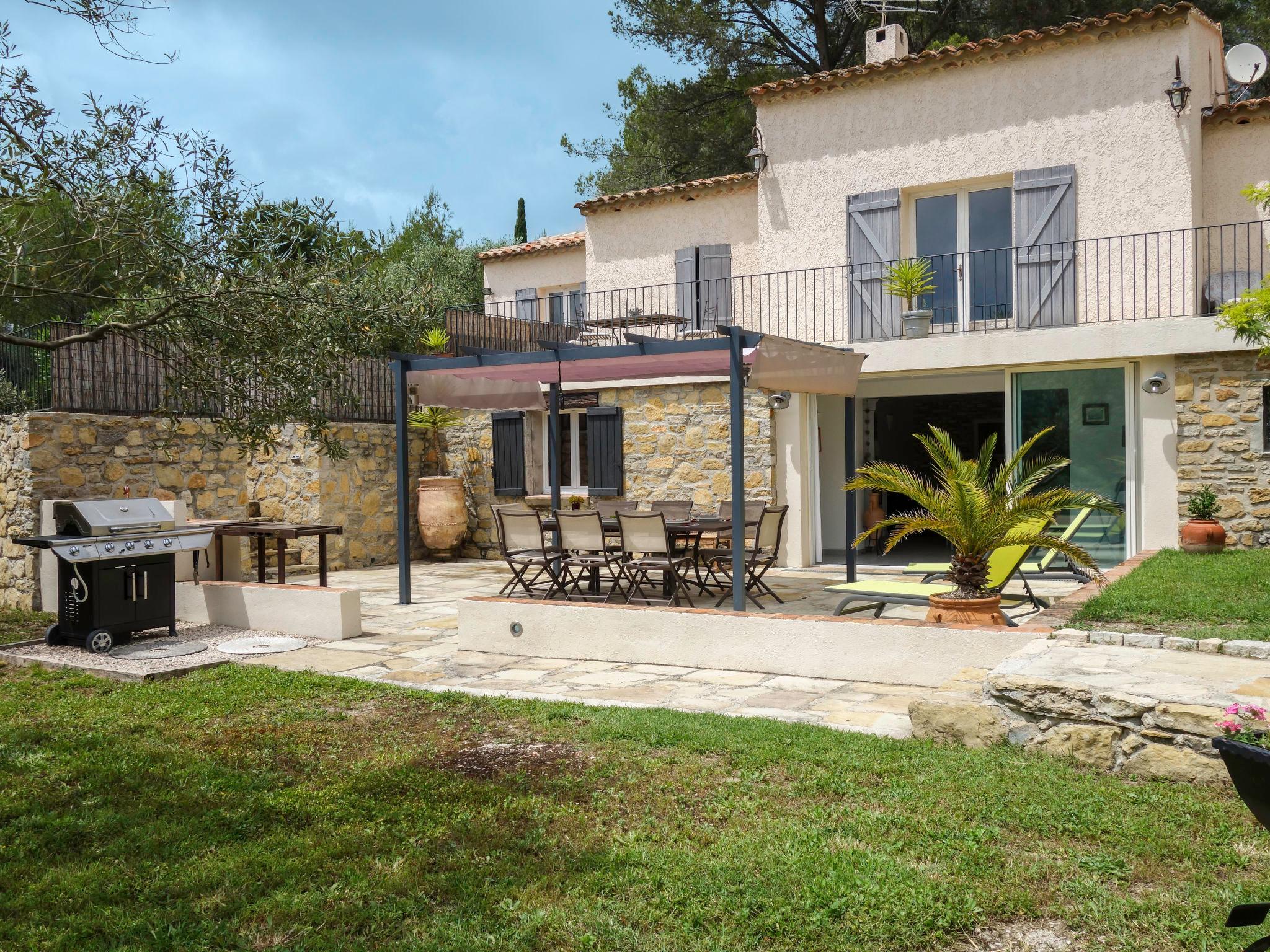 Photo 4 - Appartement de 2 chambres à Le Castellet avec piscine privée et jardin