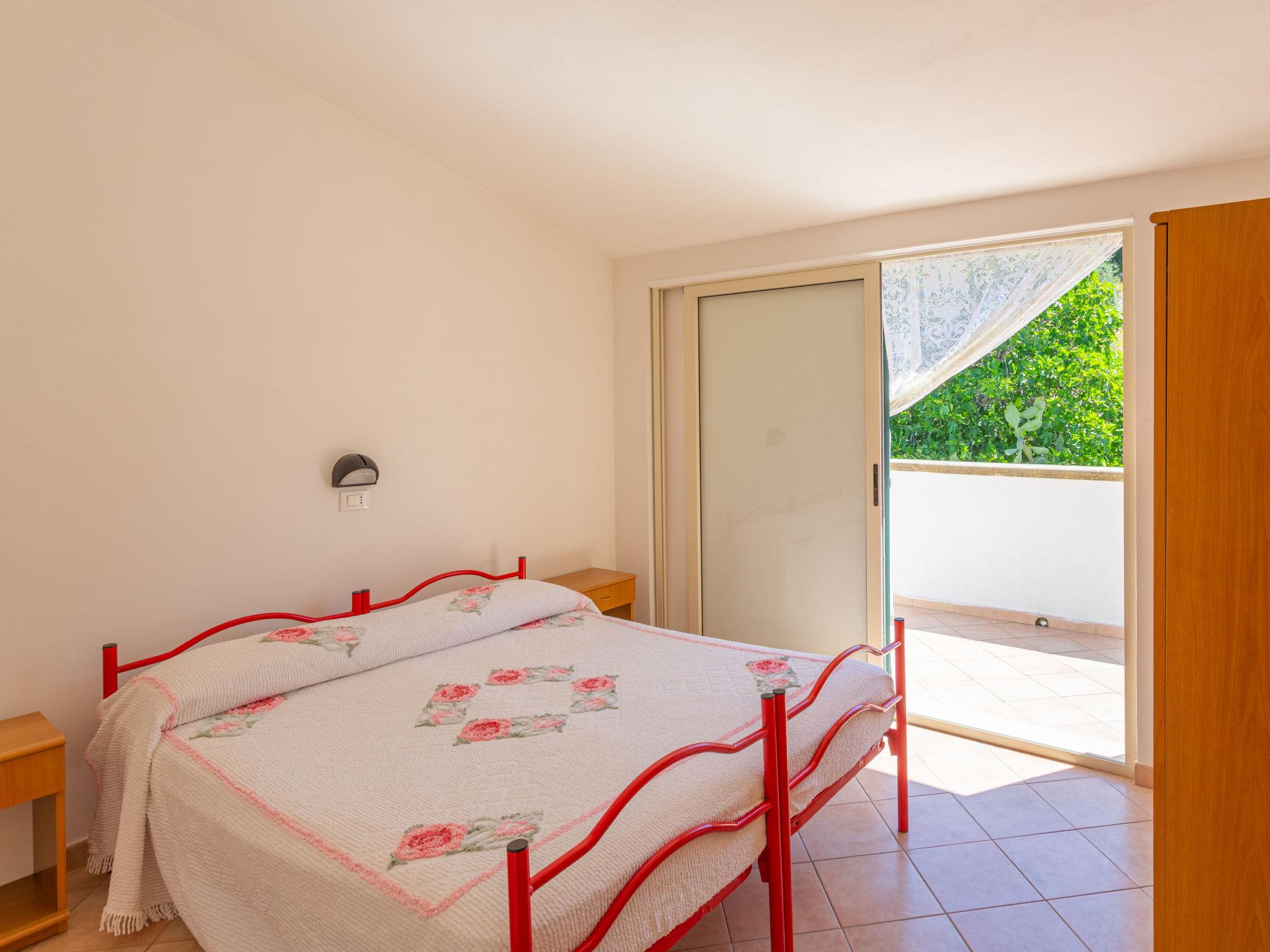 Photo 11 - Appartement de 3 chambres à Peschici avec jardin et vues à la mer
