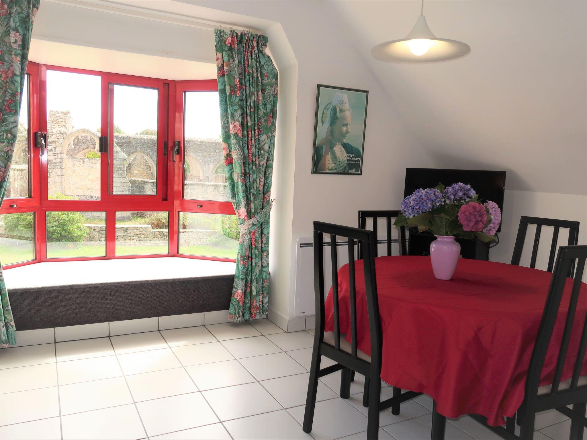 Photo 8 - 2 bedroom Apartment in Pont-l'Abbé with garden and terrace