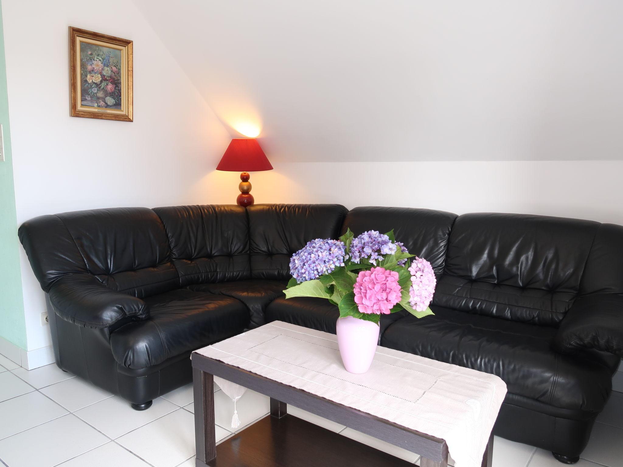 Photo 3 - 2 bedroom Apartment in Pont-l'Abbé with garden and terrace