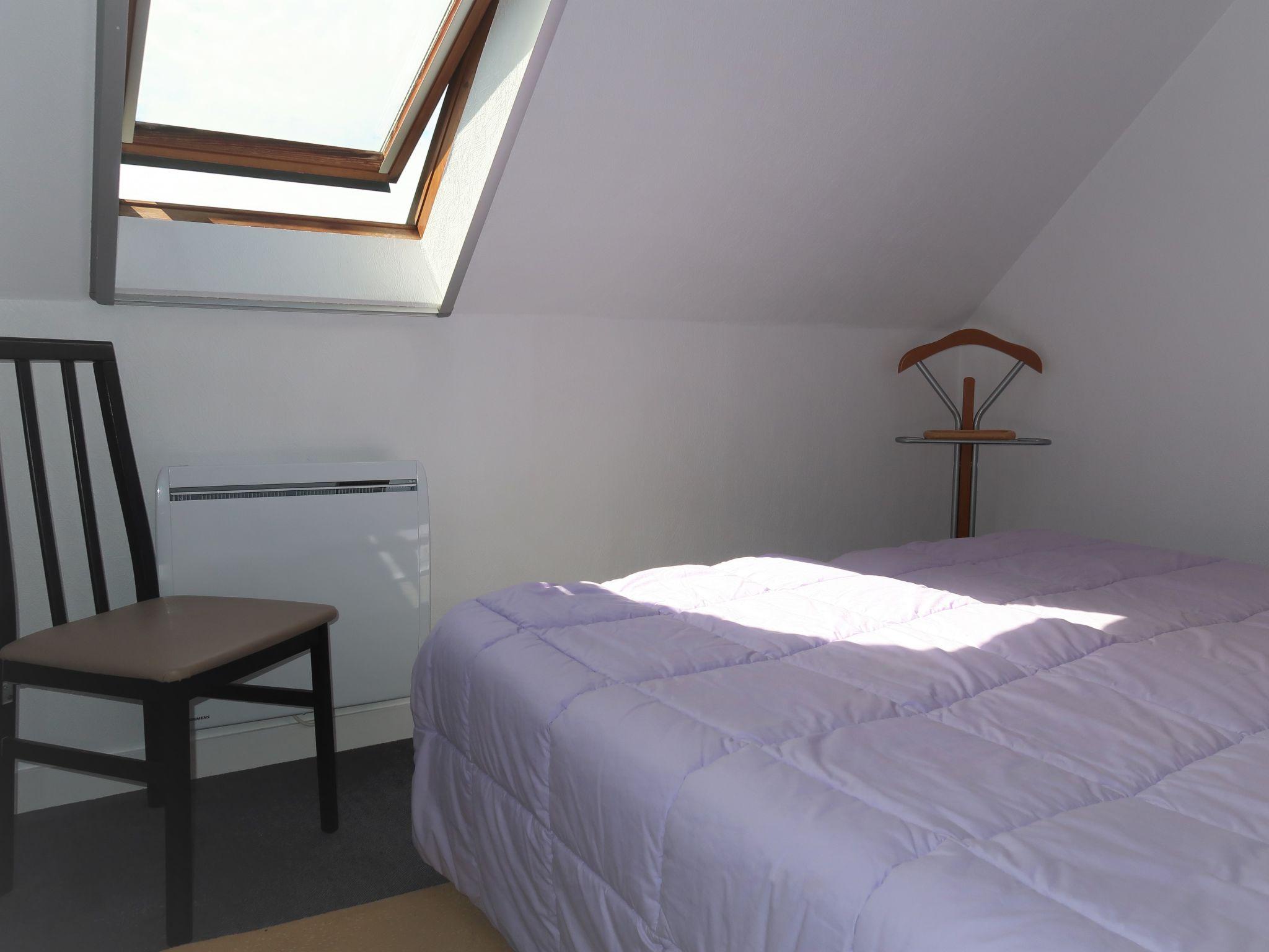 Foto 17 - Appartamento con 2 camere da letto a Pont-l'Abbé con giardino e vista mare