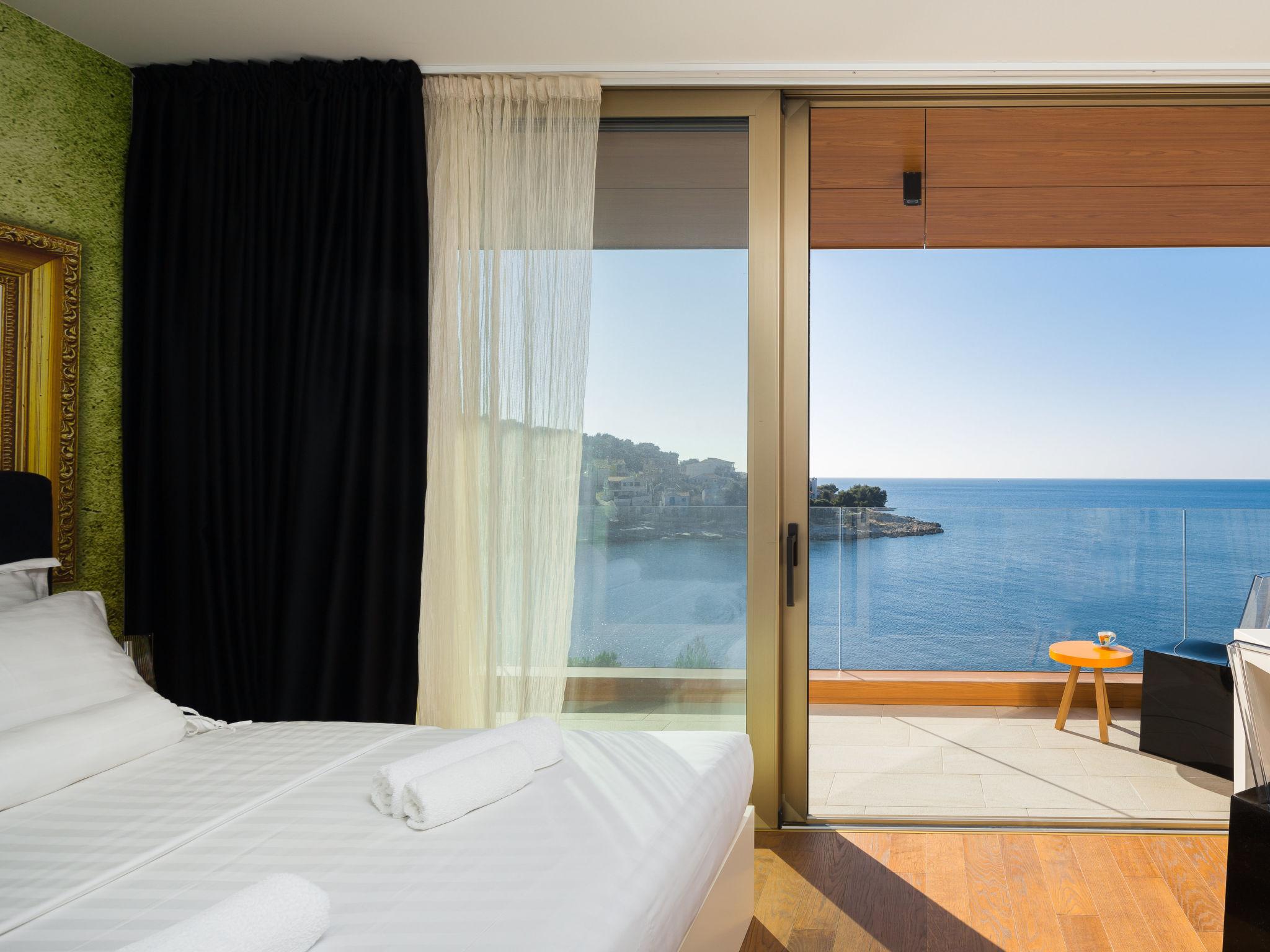 Foto 16 - Casa de 5 quartos em Primošten com piscina privada e vistas do mar