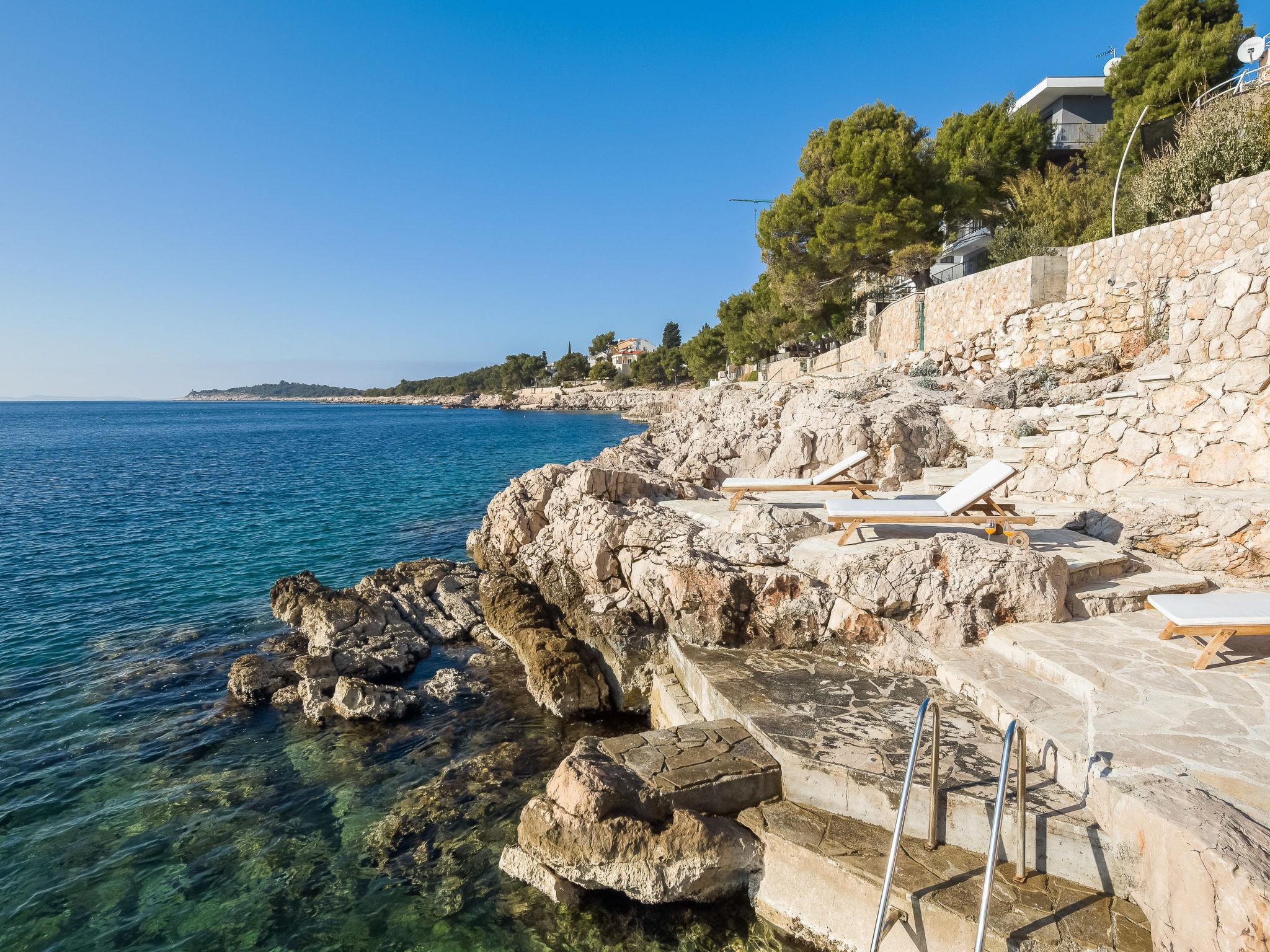 Photo 32 - Maison de 5 chambres à Primošten avec piscine privée et vues à la mer