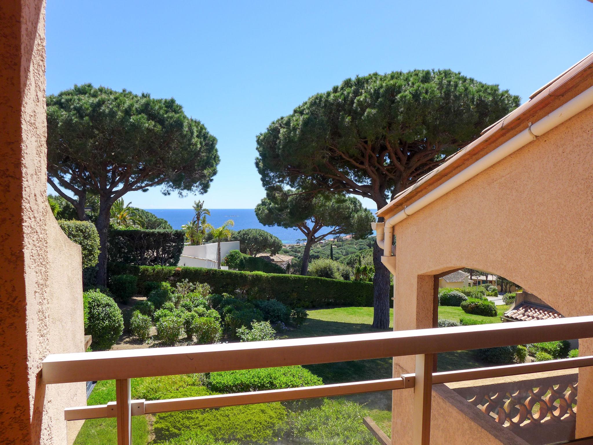 Photo 13 - Appartement de 2 chambres à Sainte-Maxime avec piscine et vues à la mer