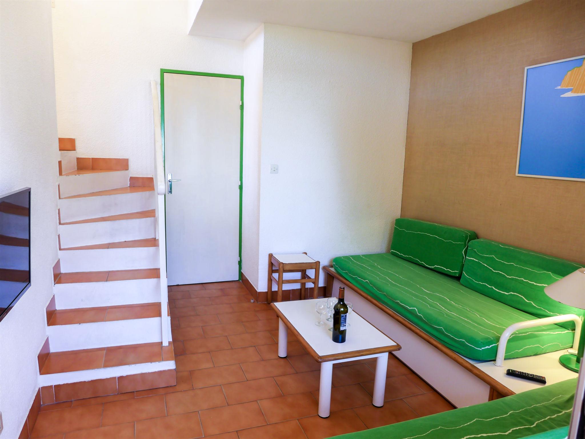 Foto 7 - Appartamento con 2 camere da letto a Sainte-Maxime con piscina e giardino