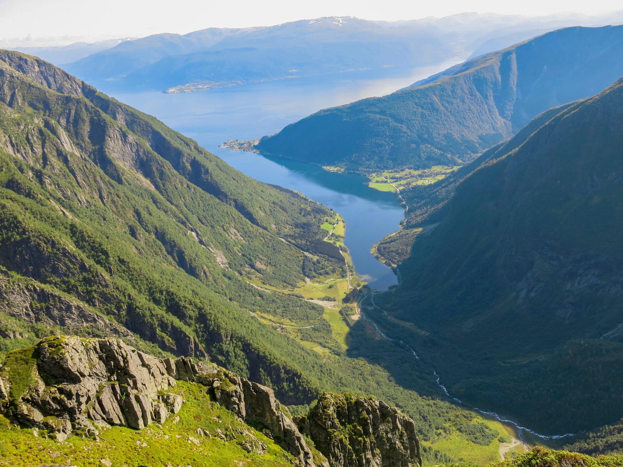 Foto 5 - Casa de 2 quartos em Balestrand com jardim e terraço