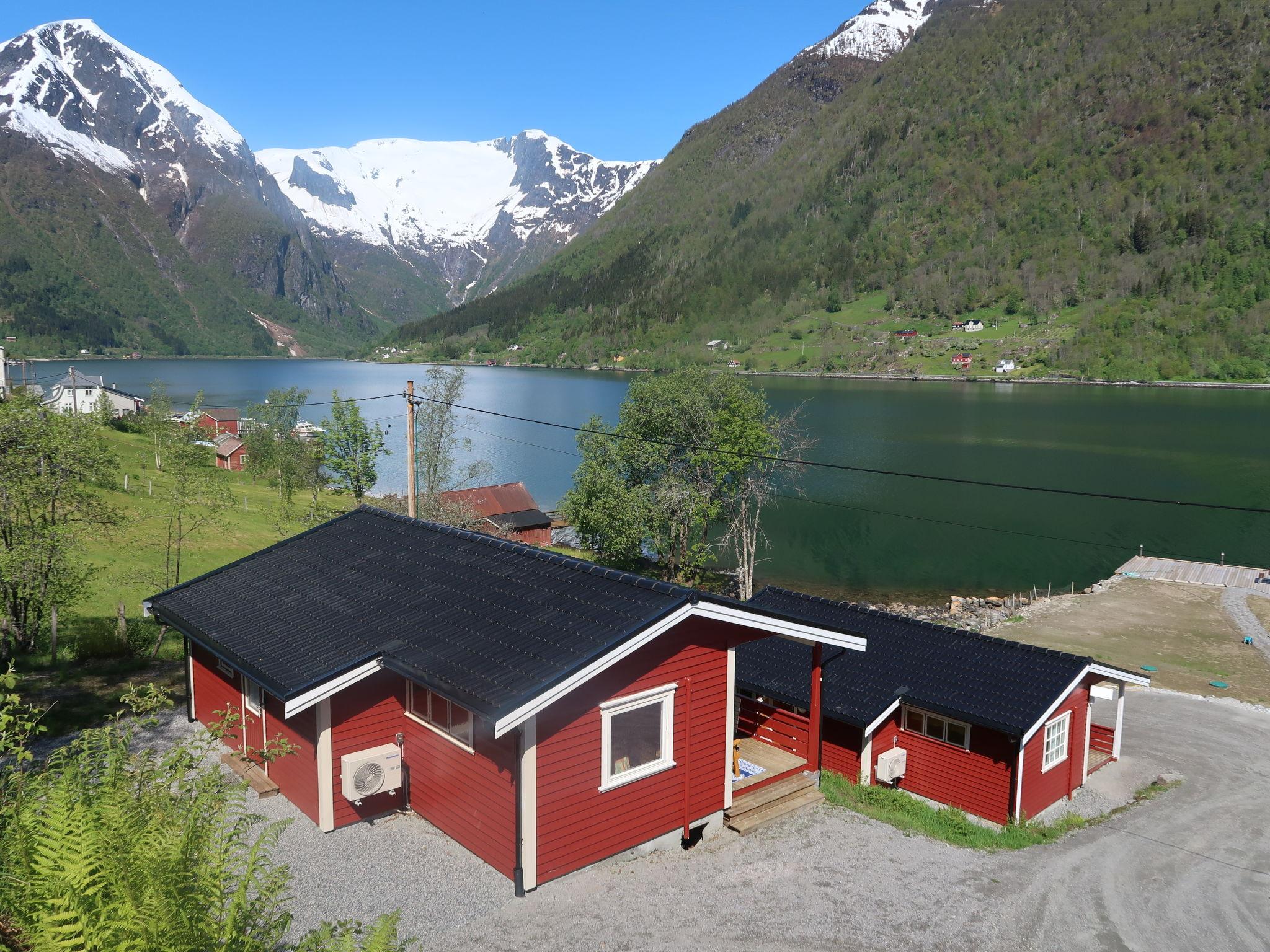 Foto 6 - Casa de 2 quartos em Balestrand com jardim e terraço