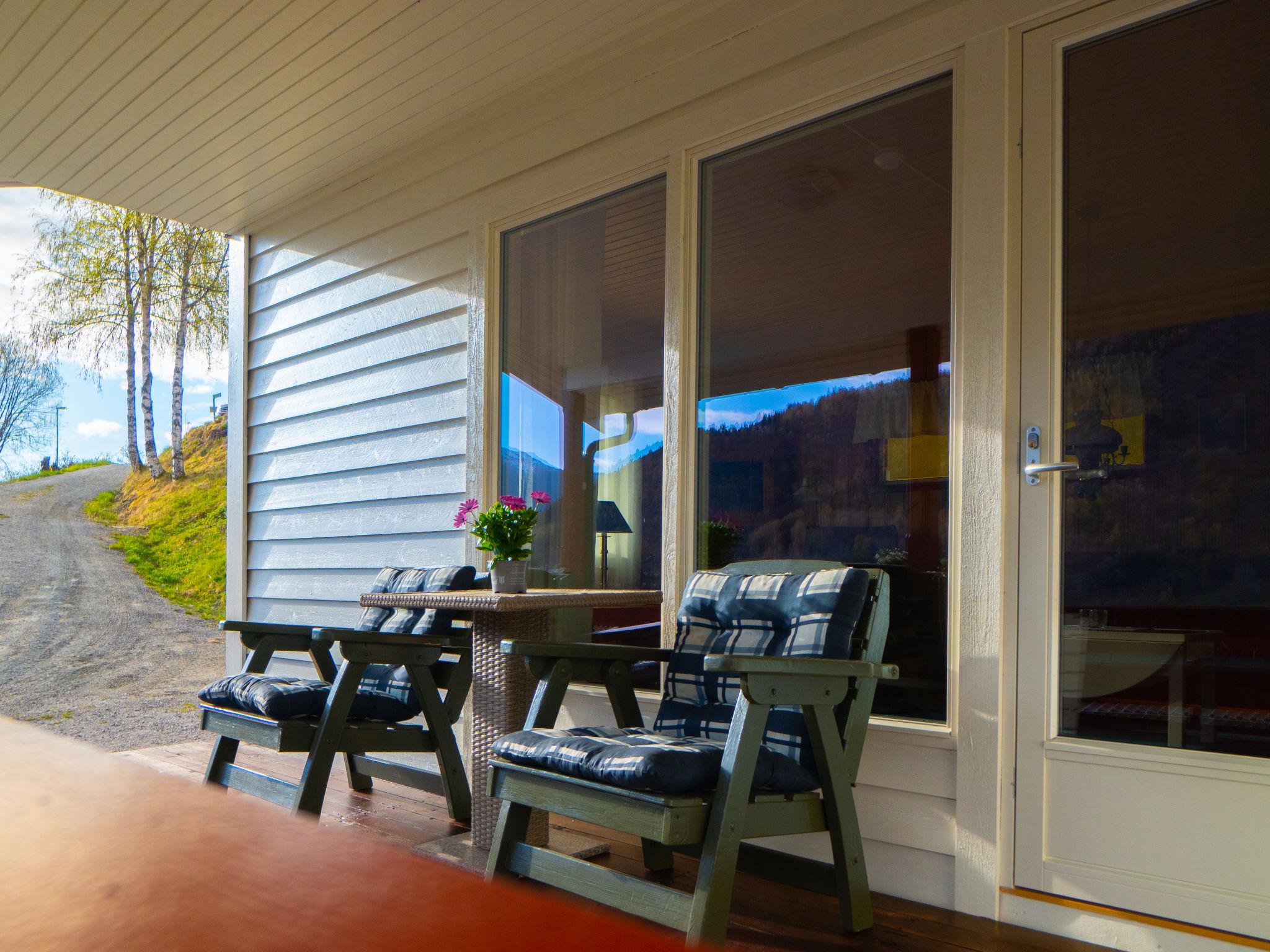 Foto 4 - Casa de 2 habitaciones en Balestrand con jardín y terraza