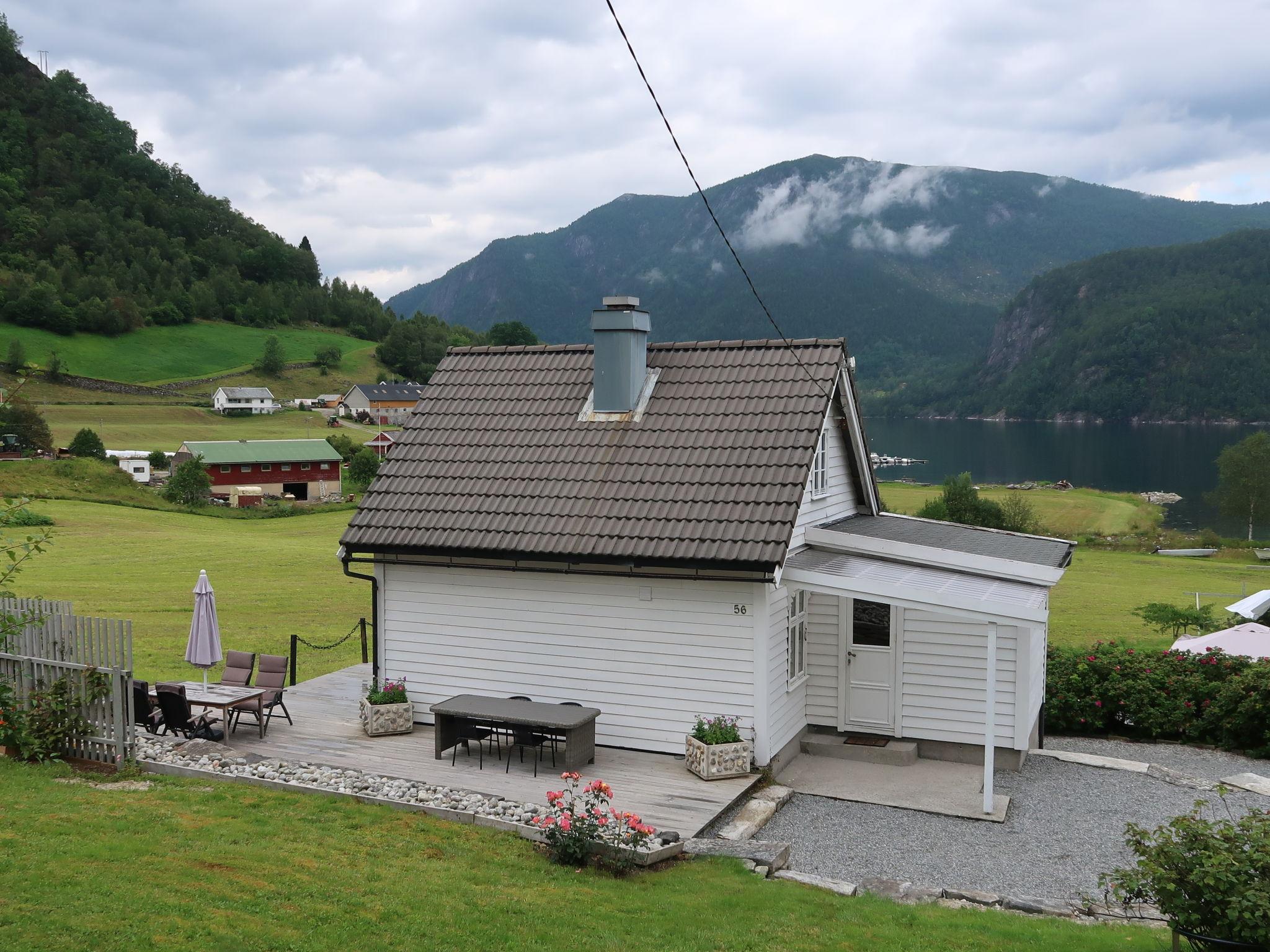 Foto 19 - Casa de 3 quartos em Høyanger com jardim e terraço