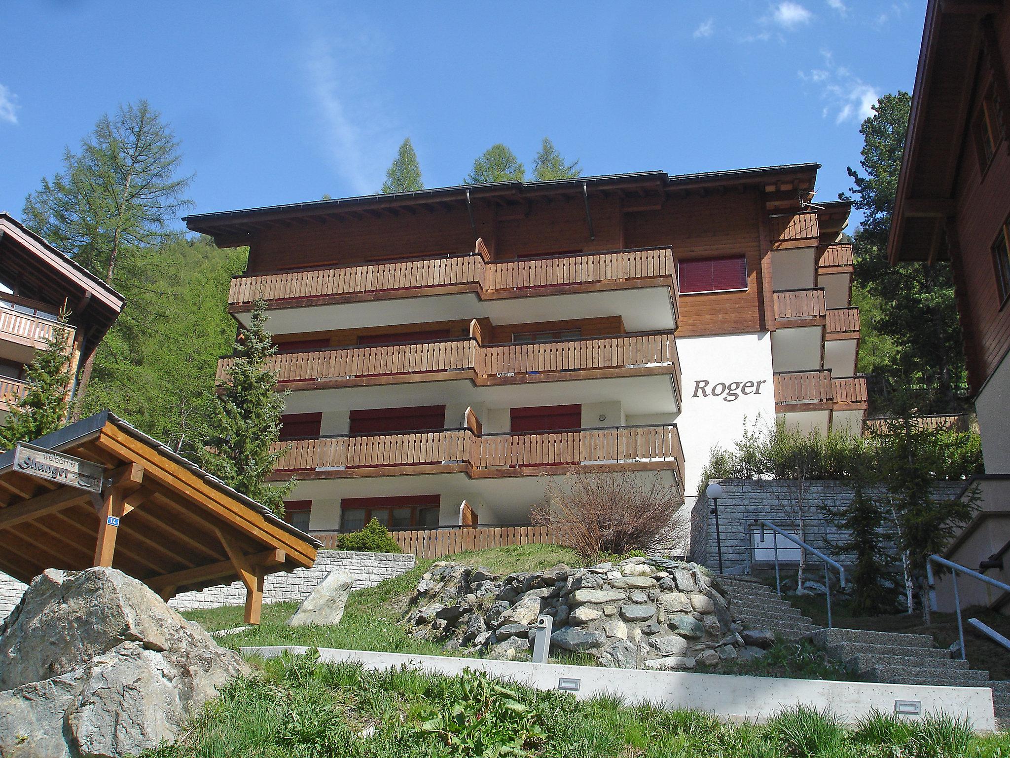 Foto 2 - Apartamento de 1 quarto em Zermatt com terraço e vista para a montanha