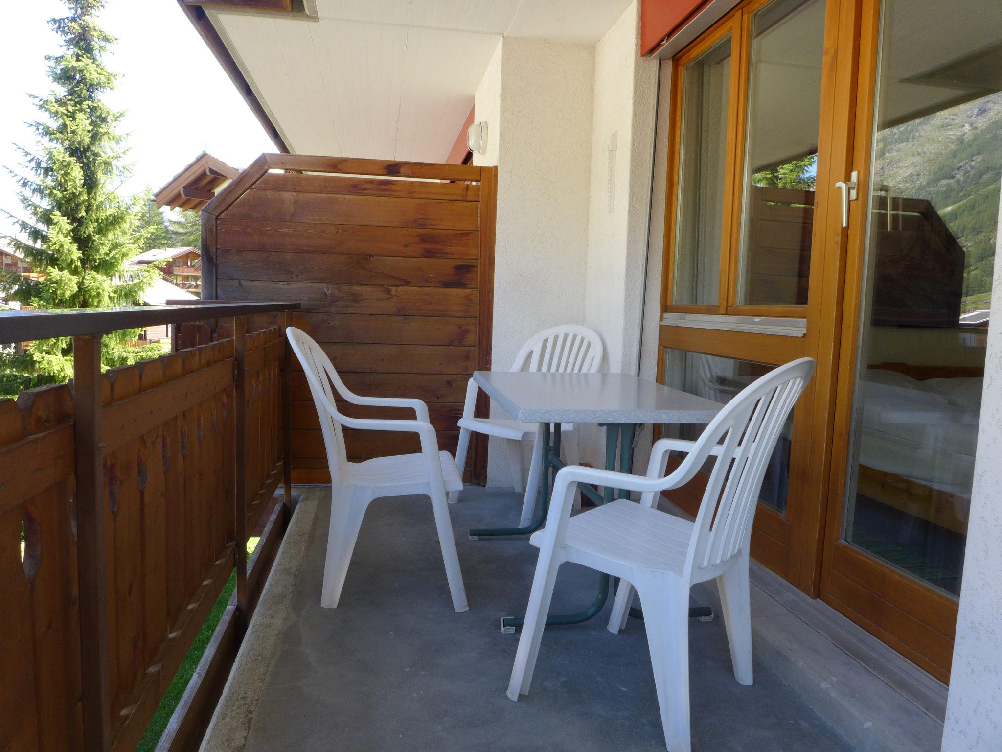 Foto 15 - Apartamento de 1 habitación en Zermatt con terraza y vistas a la montaña