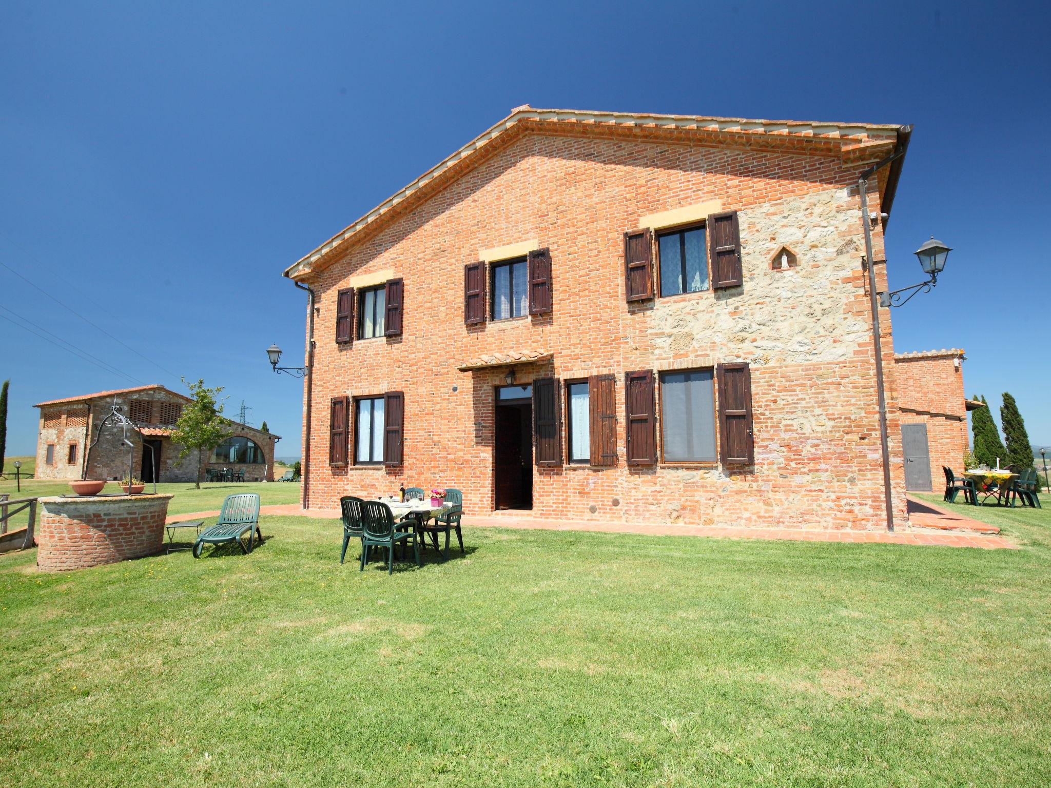 Foto 1 - Apartamento de 2 quartos em Asciano com piscina