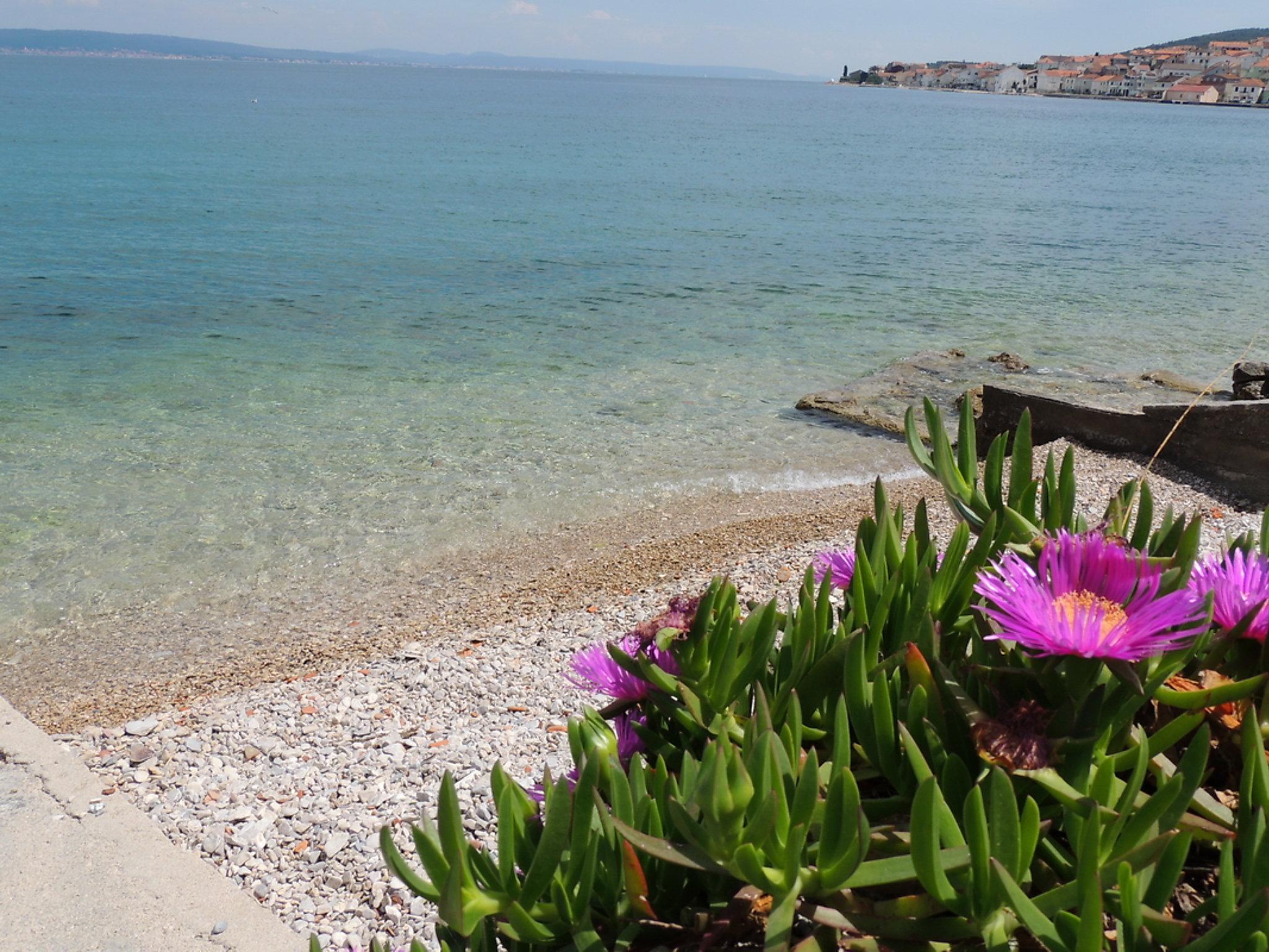 Foto 16 - Appartamento con 2 camere da letto a Kali con piscina e vista mare