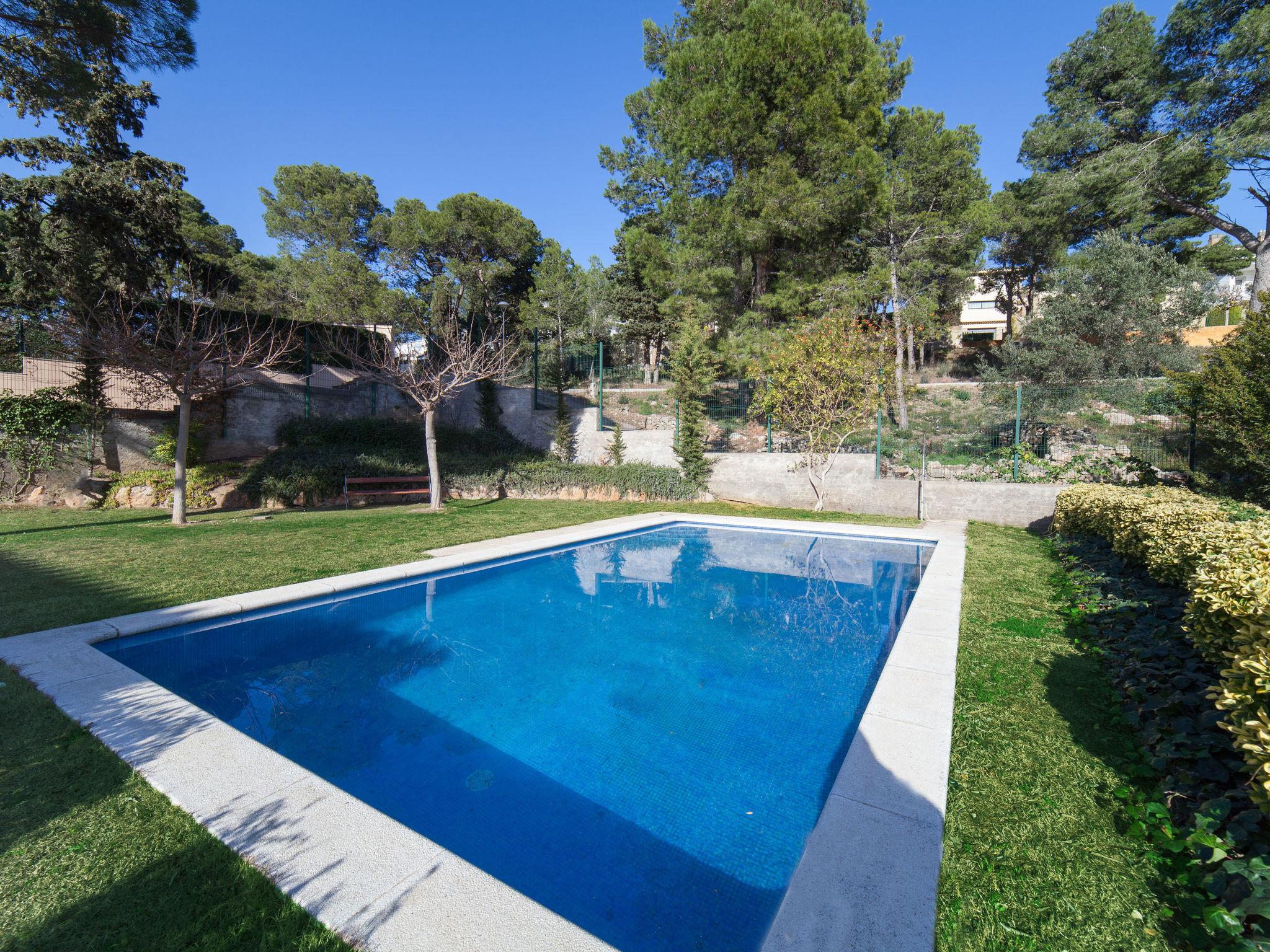 Foto 6 - Apartamento de 2 habitaciones en l'Escala con piscina y vistas al mar