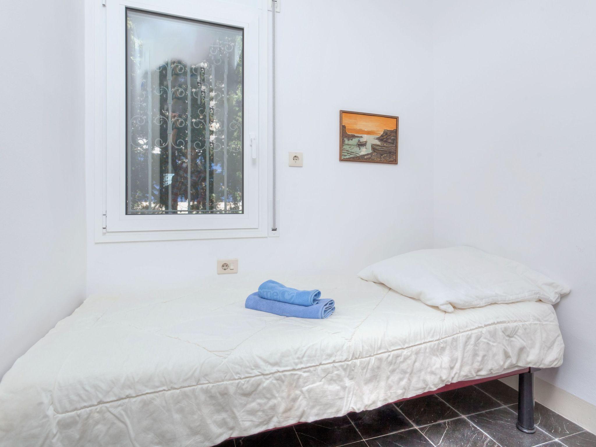 Foto 9 - Apartment mit 3 Schlafzimmern in Llançà mit garten und blick aufs meer