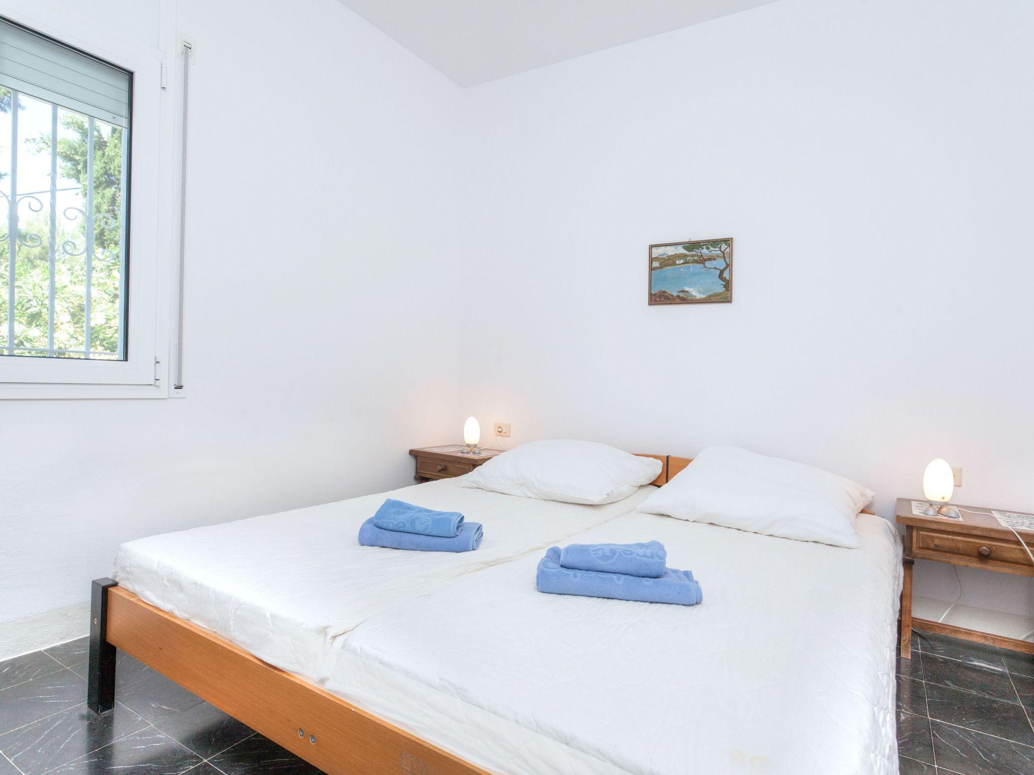 Foto 4 - Apartamento de 3 habitaciones en Llançà con jardín y vistas al mar