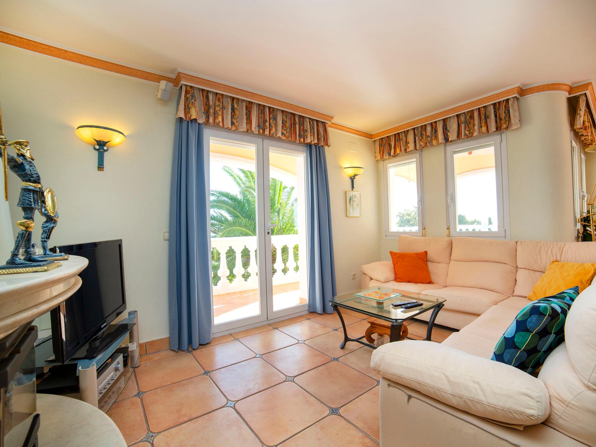 Photo 5 - 2 bedroom House in Calp with private pool and garden