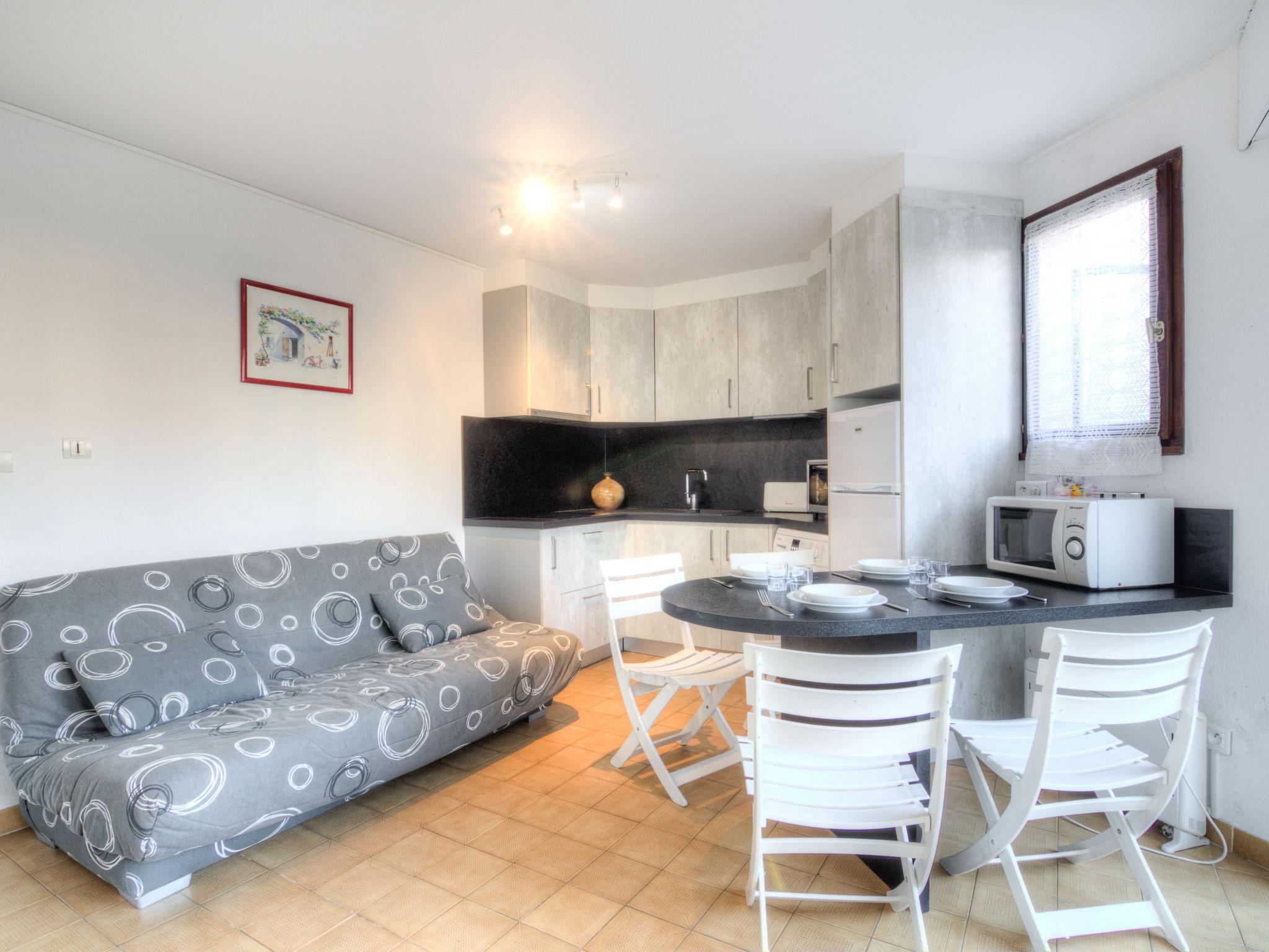 Foto 3 - Apartamento de 1 habitación en Agde con piscina y jardín