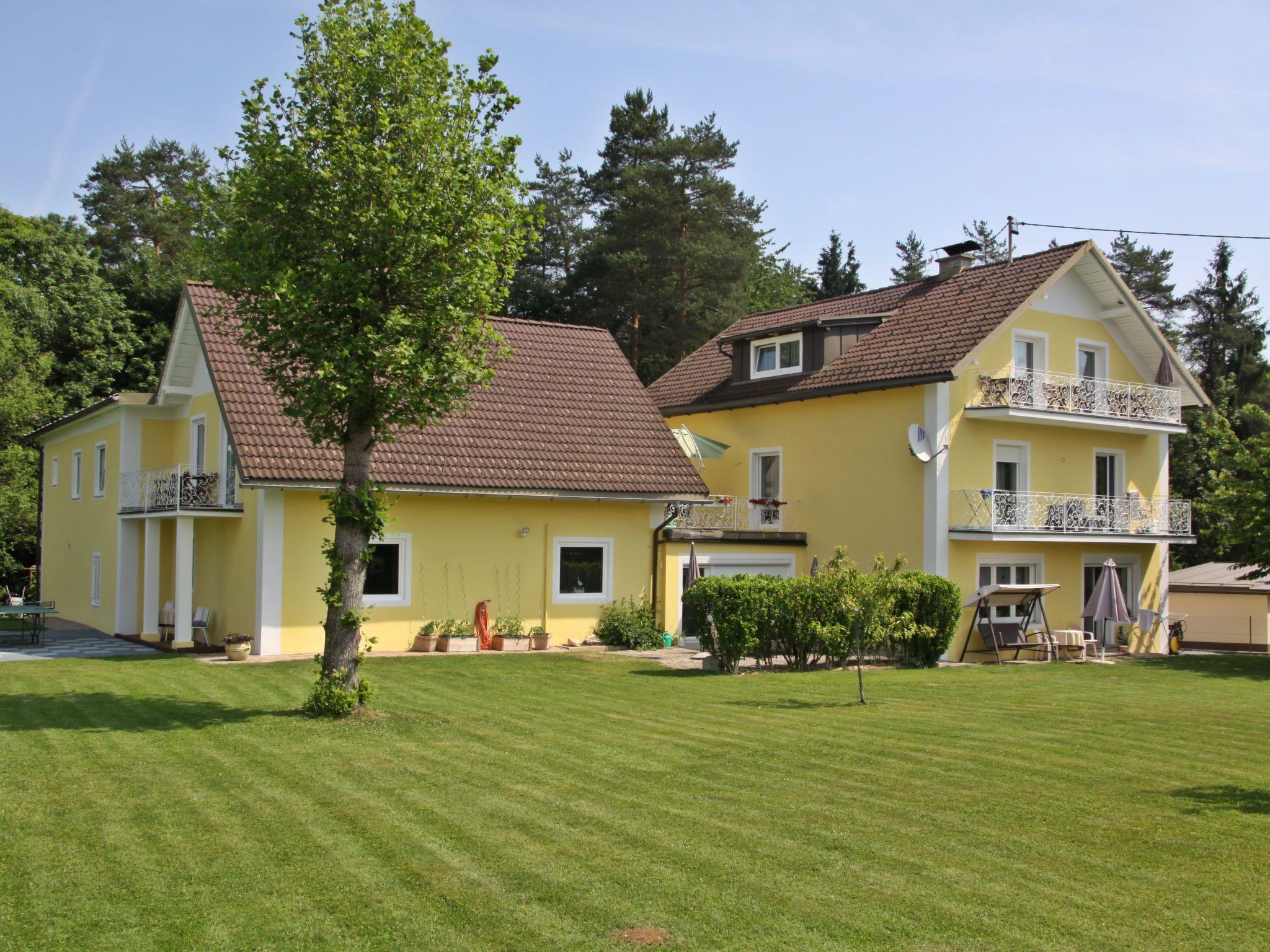 Photo 1 - Appartement de 2 chambres à Velden am Wörther See avec jardin et vues sur la montagne