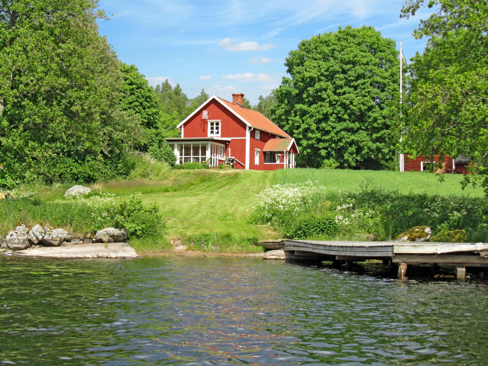 Foto 1 - Casa de 2 habitaciones en Askersund con jardín