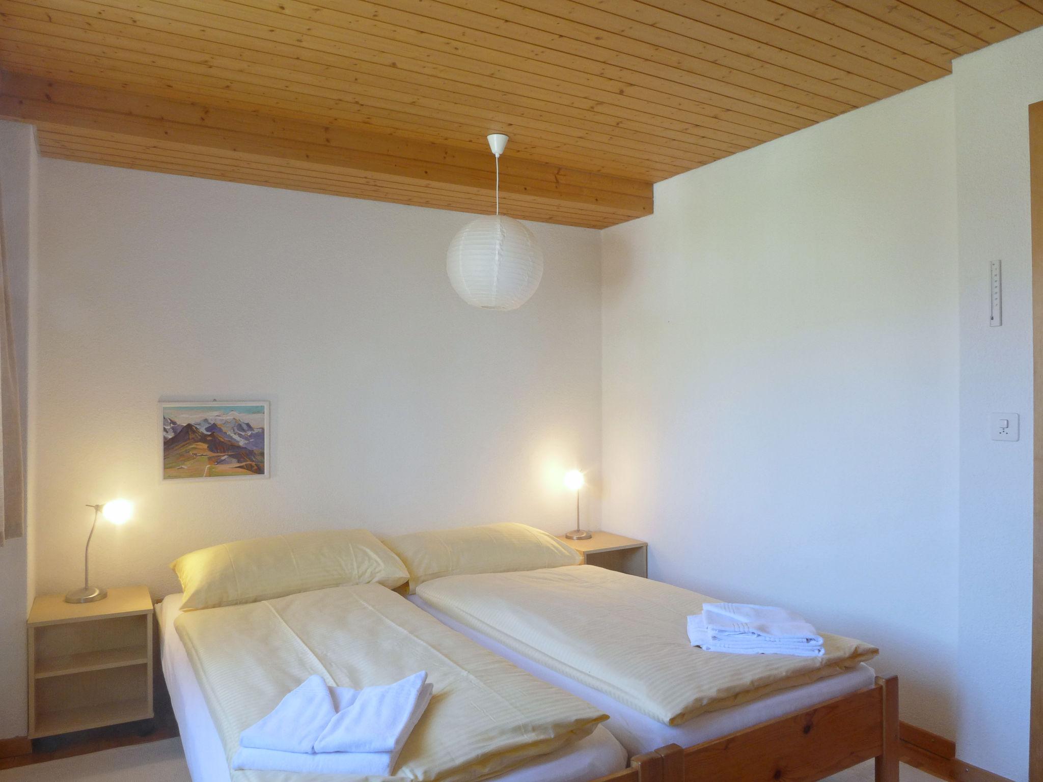 Foto 6 - Apartment mit 2 Schlafzimmern in Lauterbrunnen mit blick auf die berge