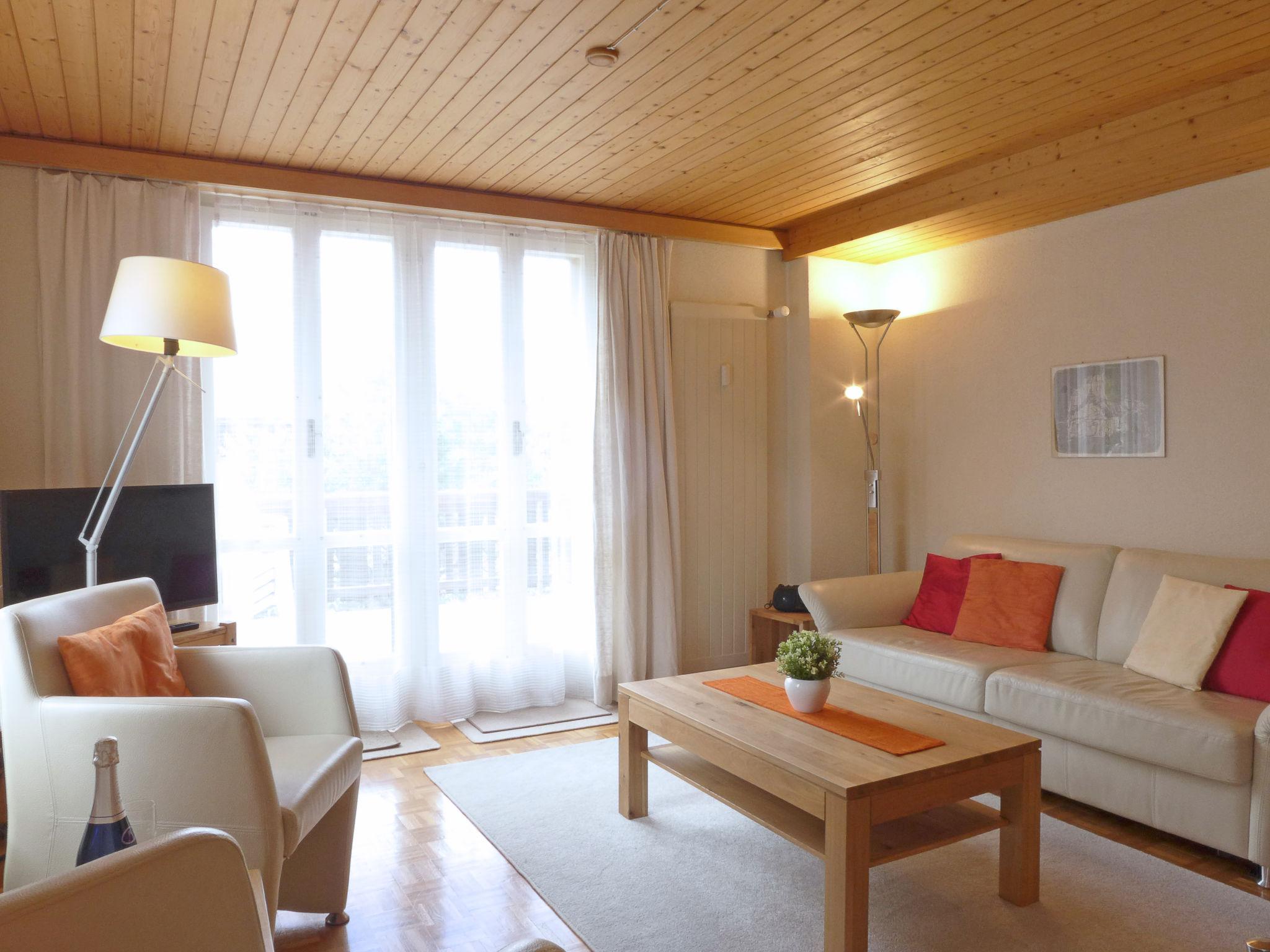 Foto 1 - Apartamento de 2 quartos em Lauterbrunnen com vista para a montanha