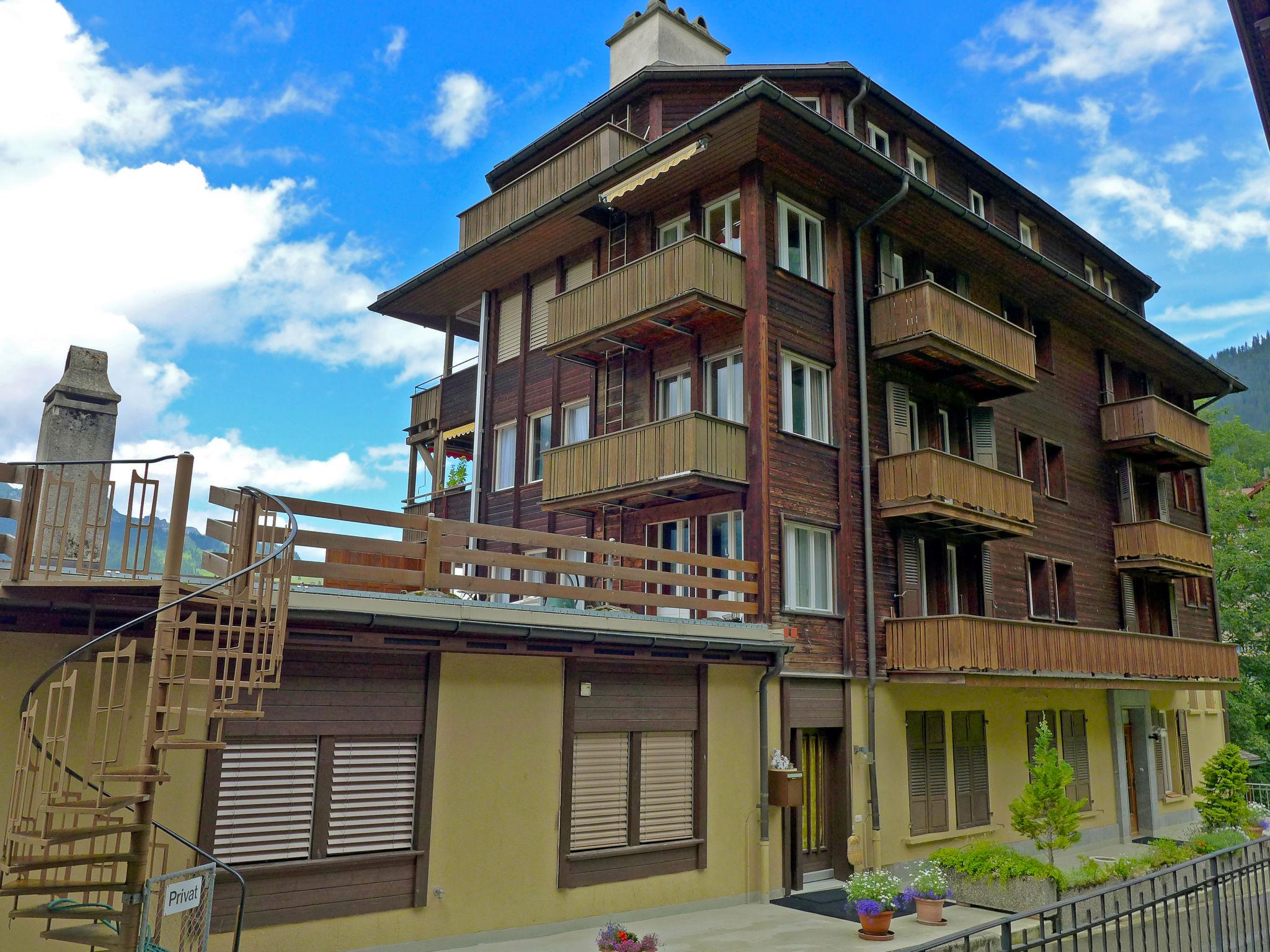 Foto 5 - Apartamento de 1 habitación en Lauterbrunnen con vistas a la montaña