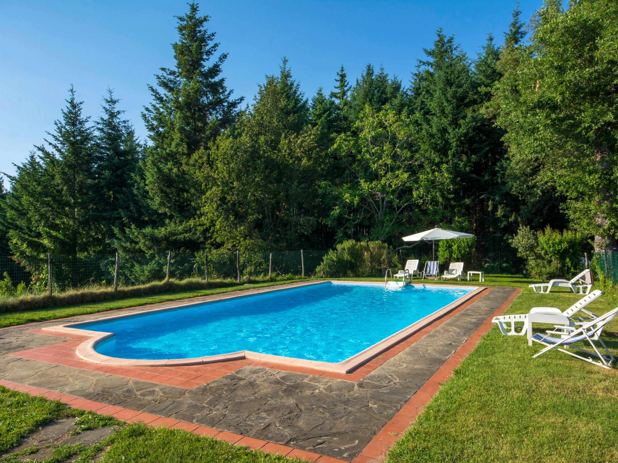 Foto 3 - Apartamento de 1 quarto em Pelago com piscina e jardim