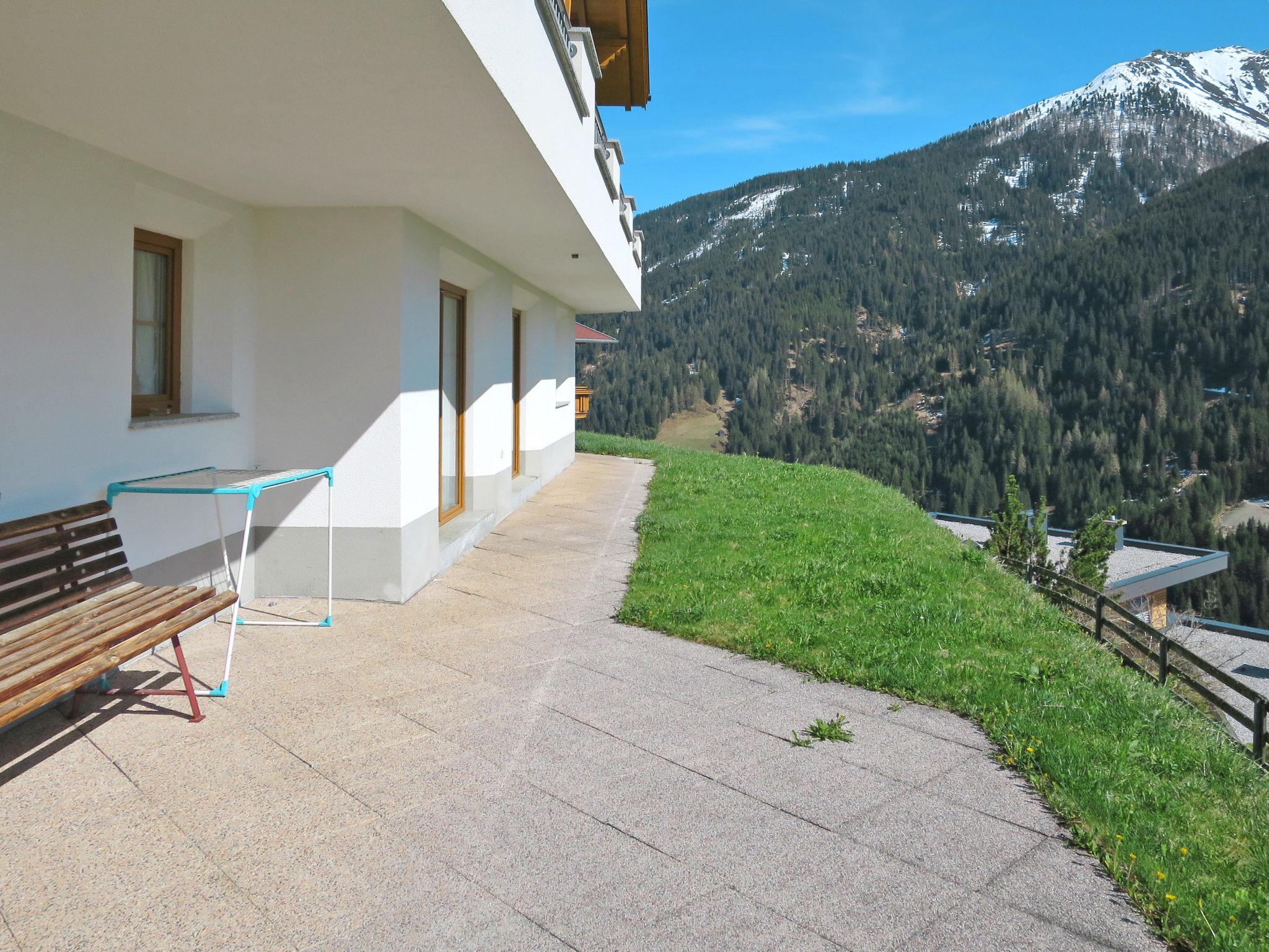 Foto 2 - Appartamento con 1 camera da letto a Kappl con terrazza e vista sulle montagne