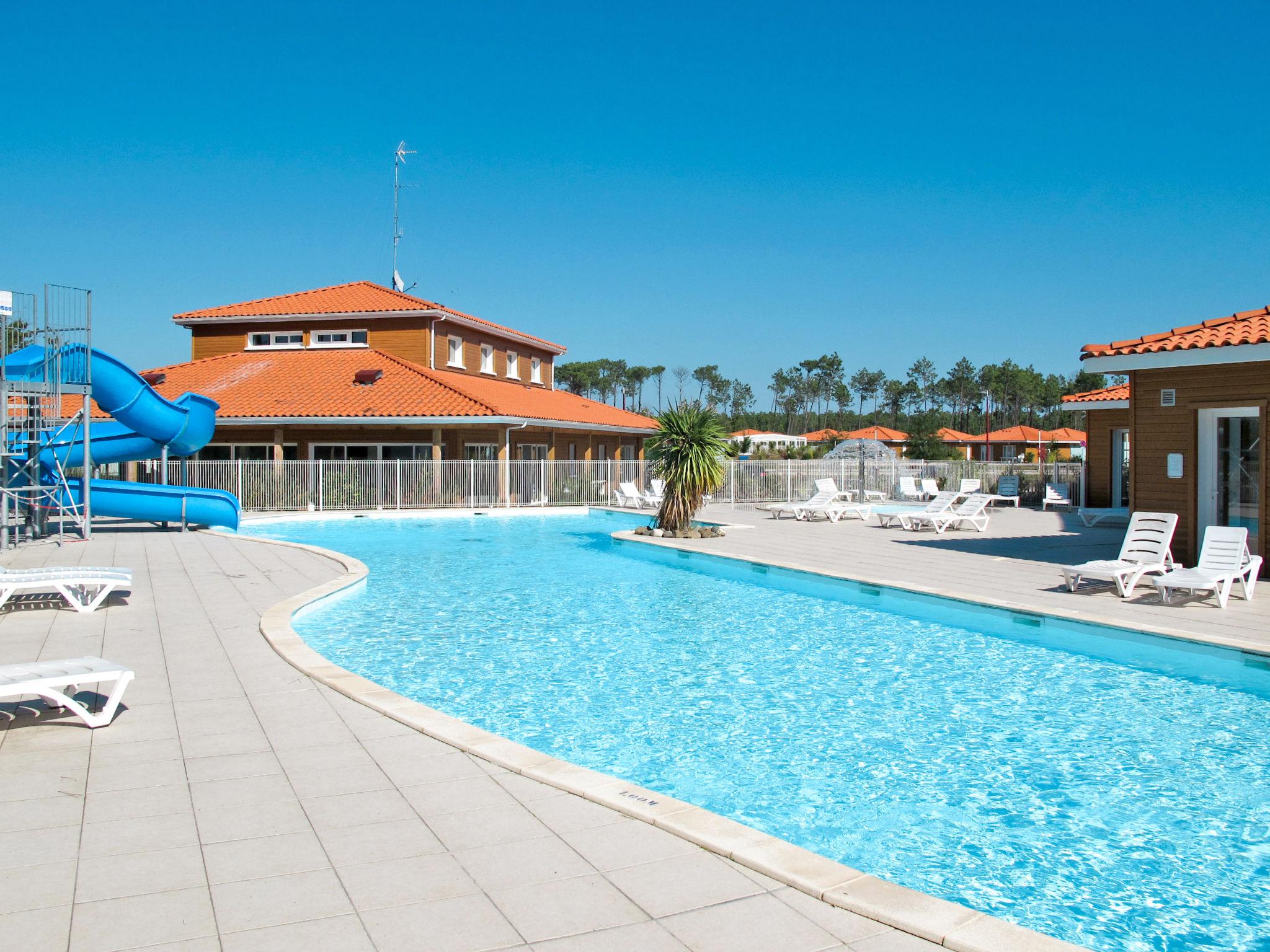 Foto 2 - Apartamento en Parentis-en-Born con piscina y terraza