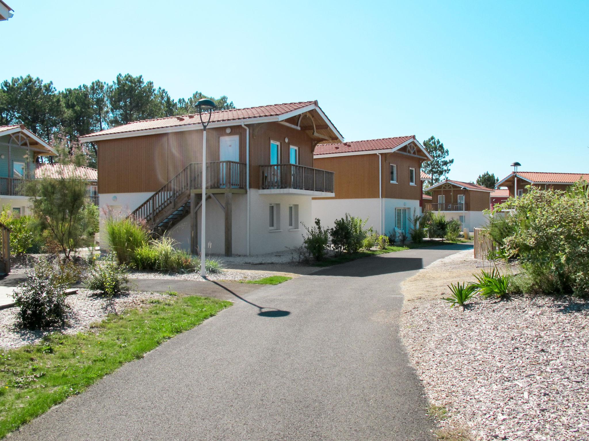 Foto 9 - Apartamento en Parentis-en-Born con piscina y terraza