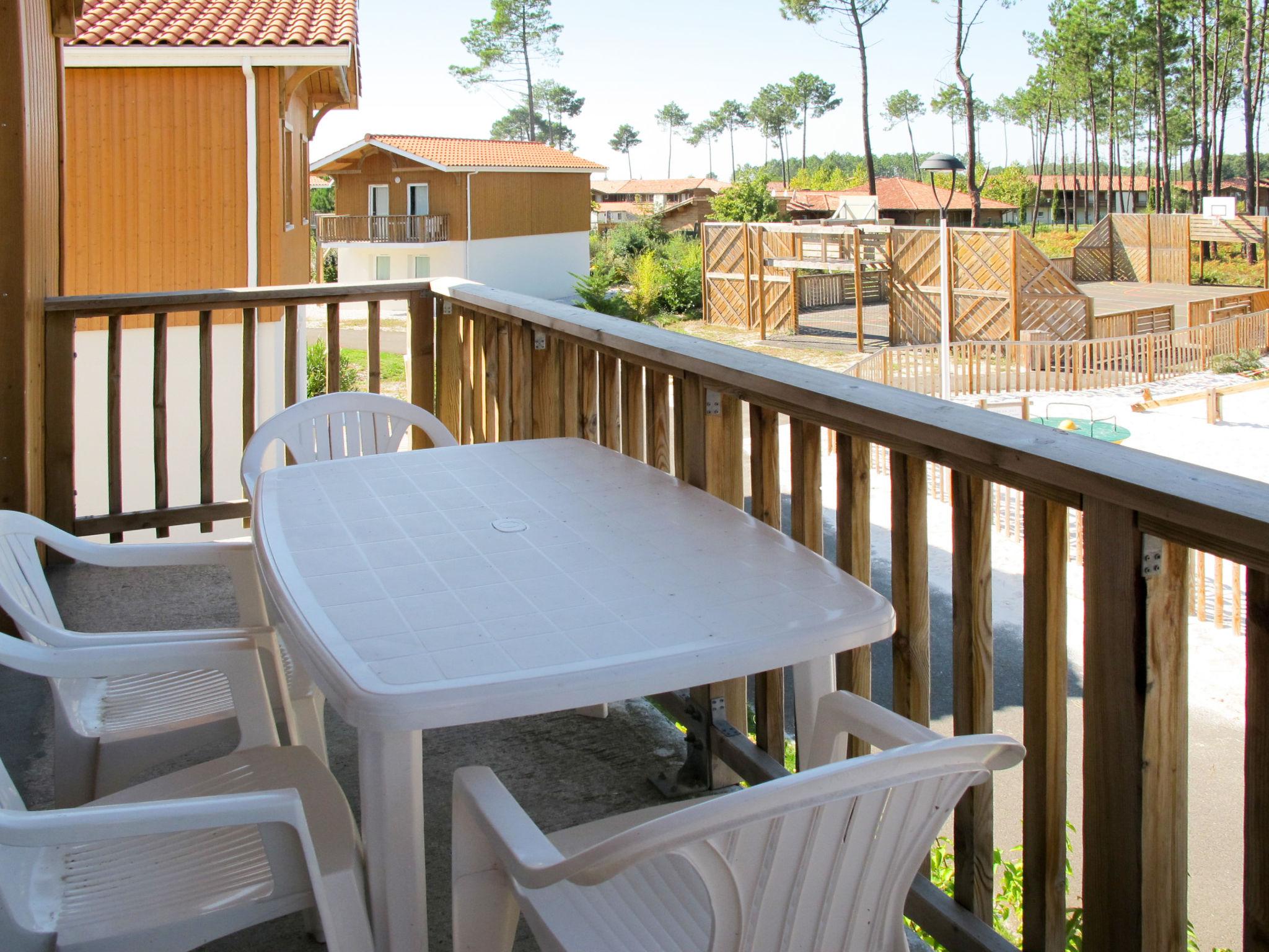 Foto 3 - Apartamento de 2 quartos em Parentis-en-Born com piscina e terraço