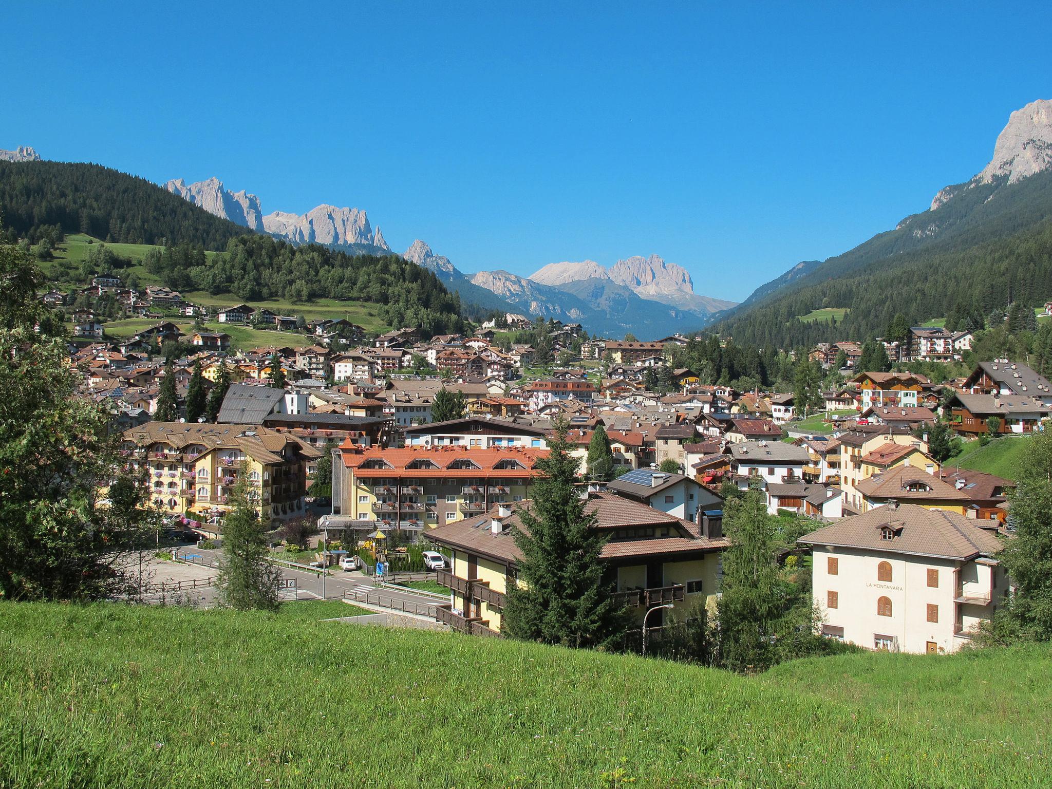 Foto 6 - Apartamento de 2 habitaciones en San Giovanni di Fassa-Sèn Jan con vistas a la montaña